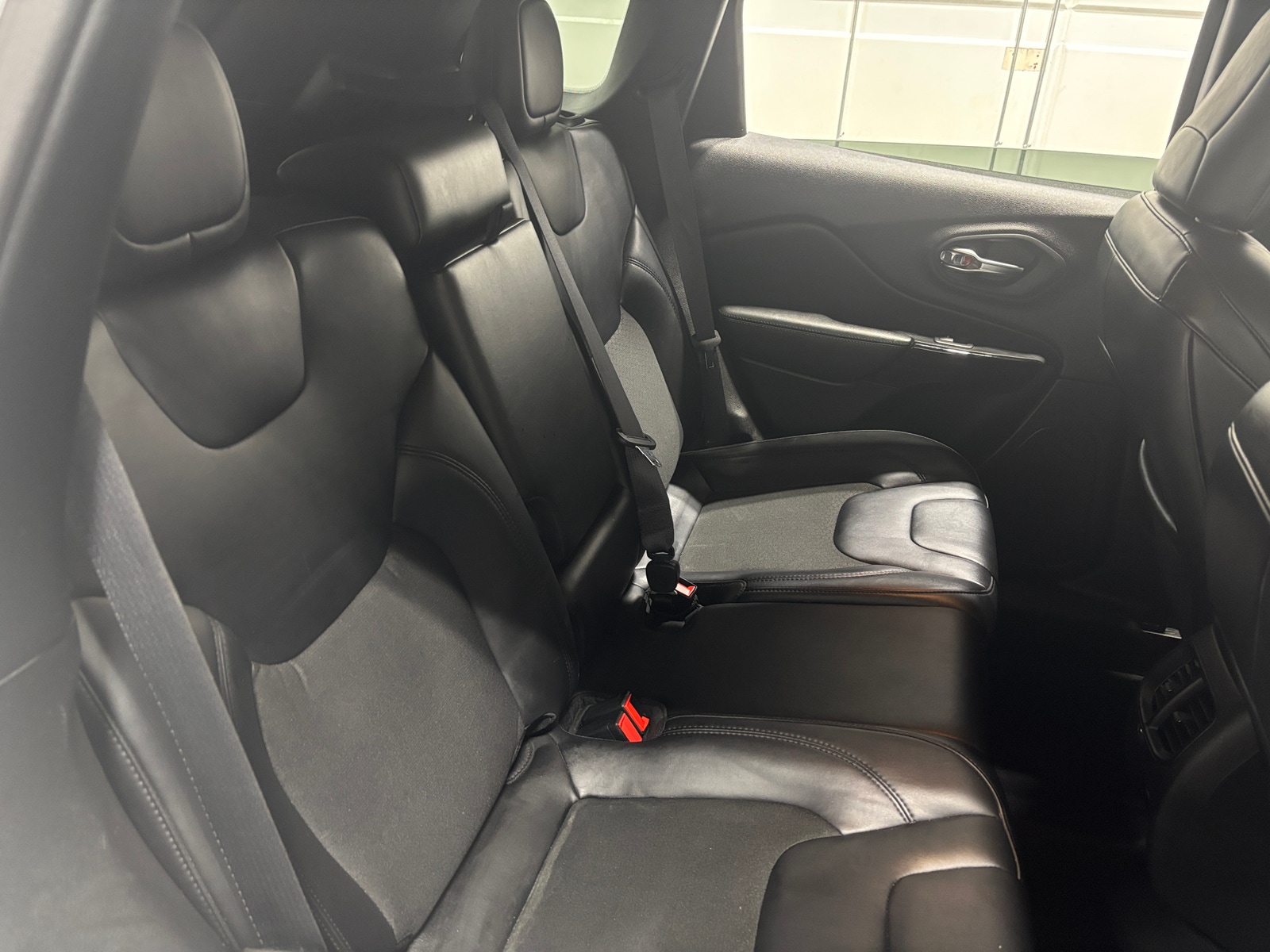 Thumbnail: 2021 Jeep Cherokee - 6