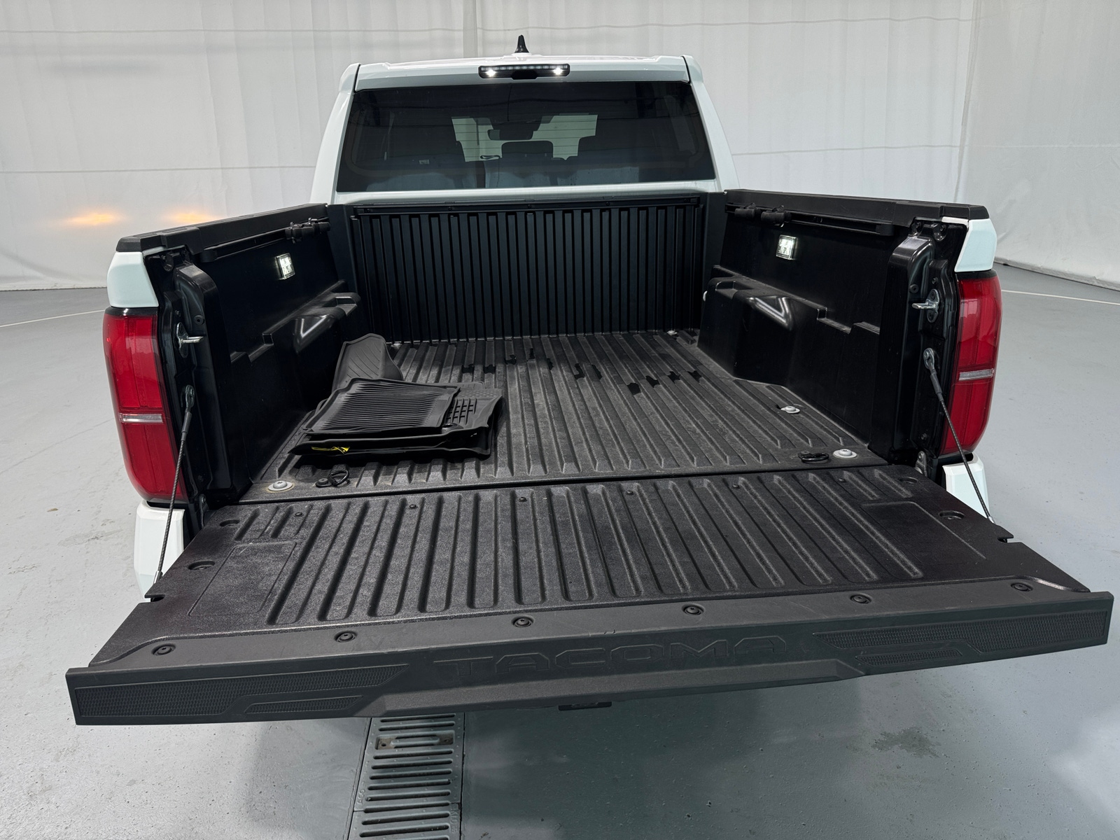 Thumbnail: 2025 Toyota Tacoma - 7