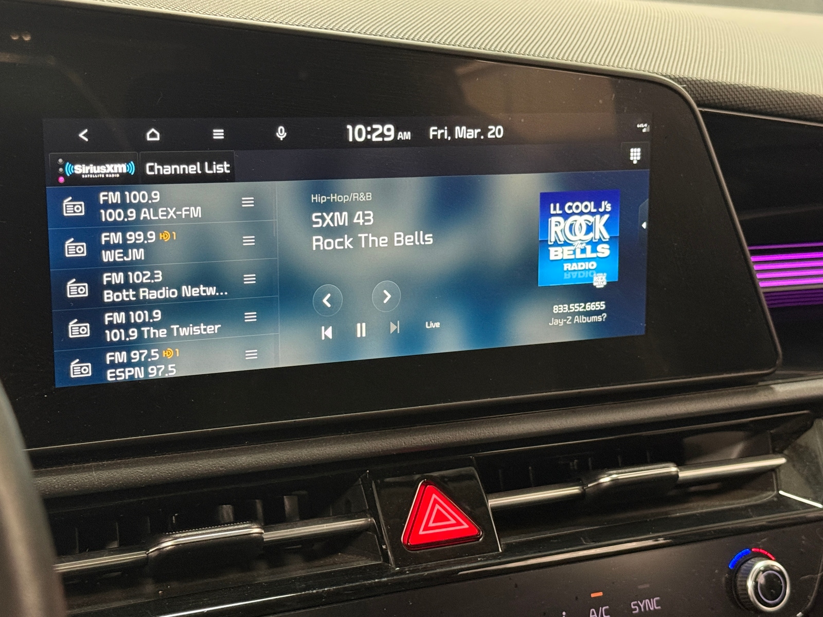 Thumbnail: 2023 Kia Niro - 4