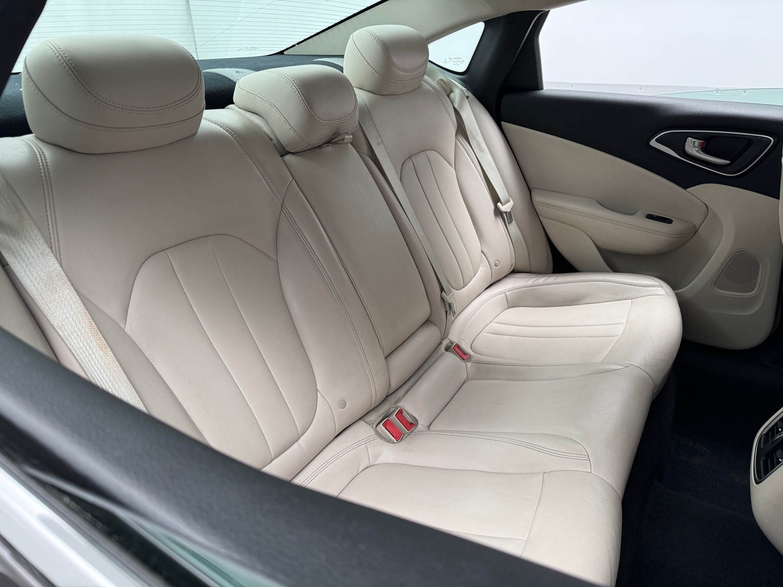 Thumbnail: 2015 Chrysler 200 - 5