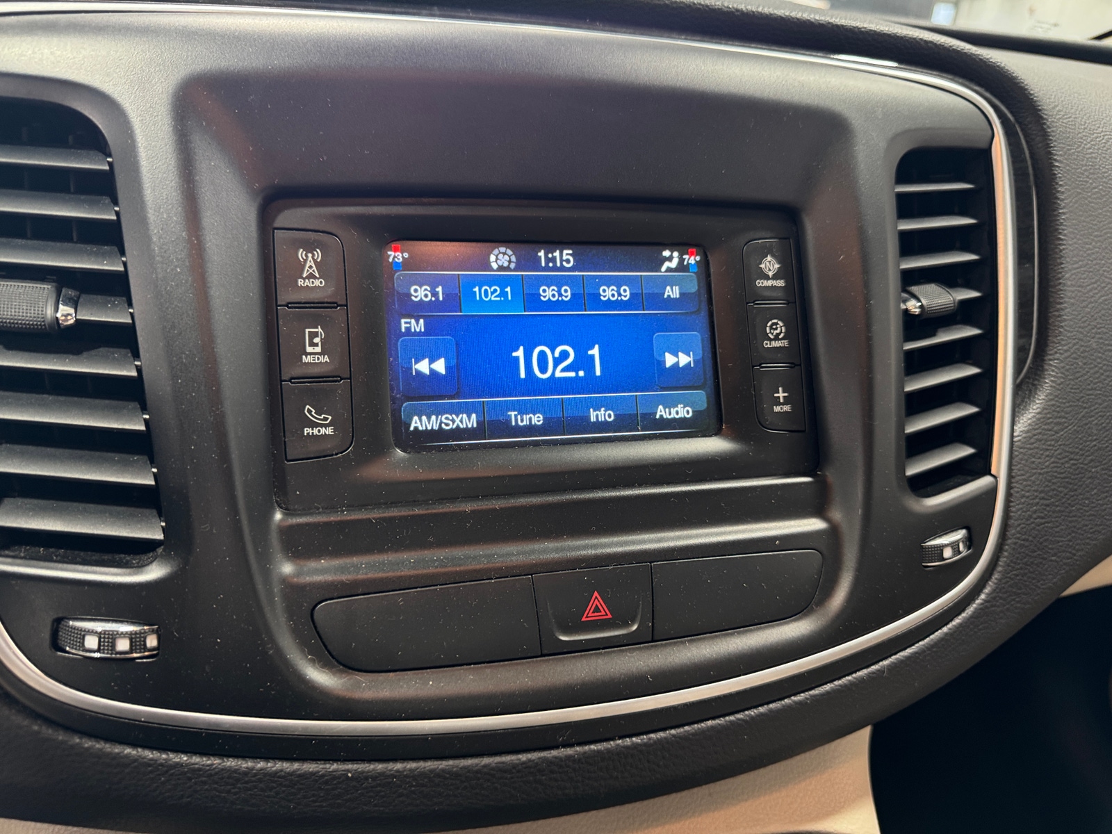 Thumbnail: 2015 Chrysler 200 - 3