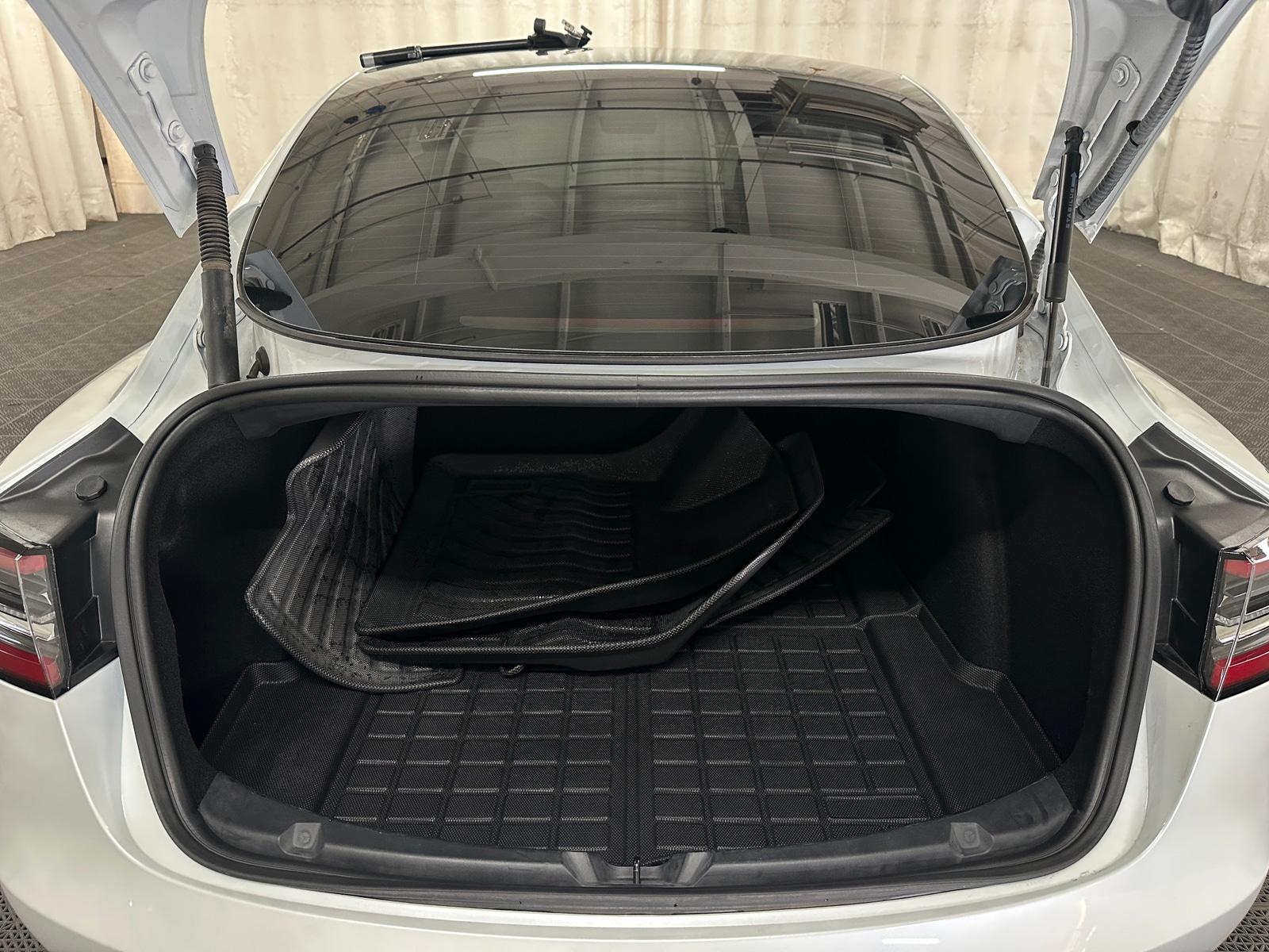 Thumbnail: 2023 Tesla Model 3 - 6