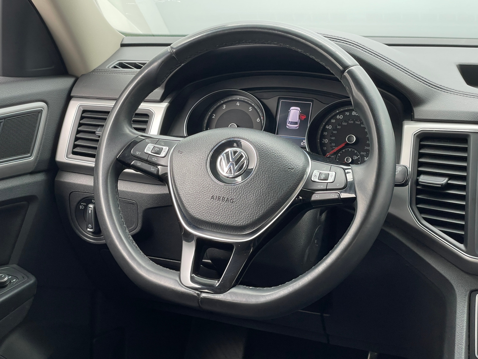 Thumbnail: 2019 Volkswagen Atlas - 4