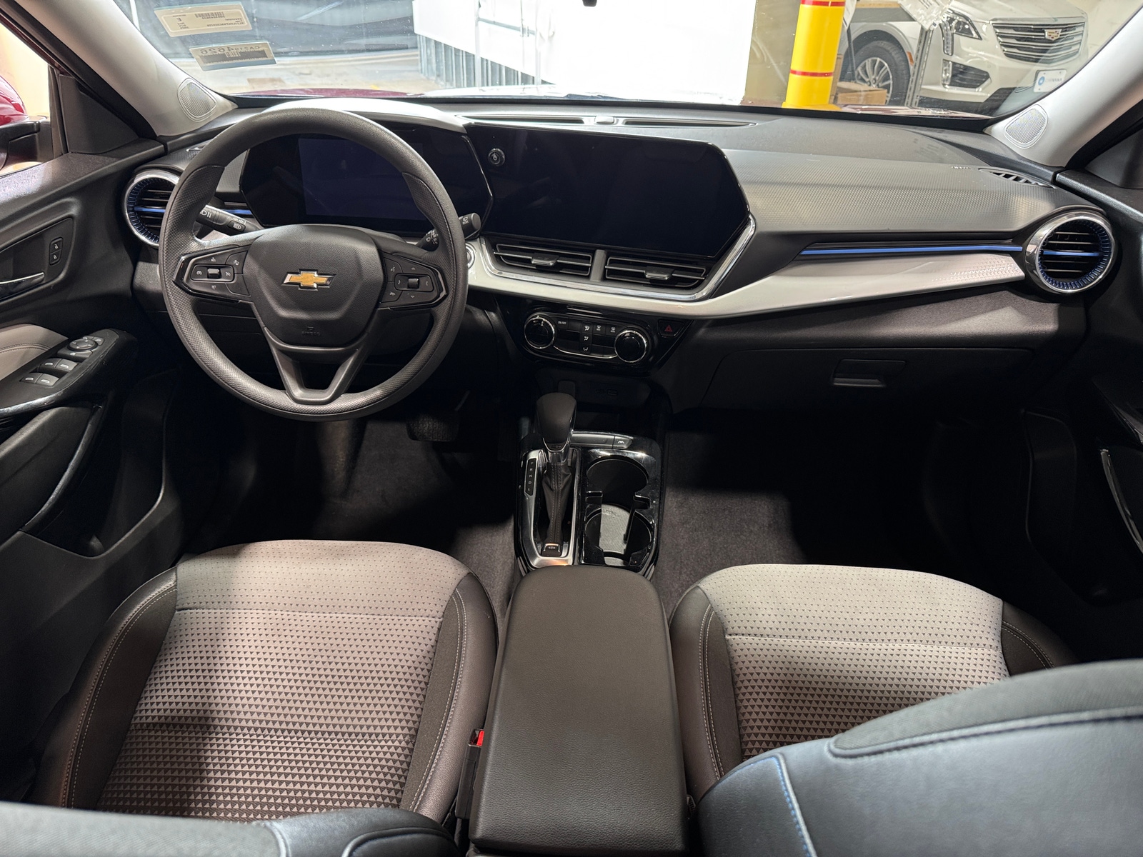 Thumbnail: 2025 Chevrolet Trax - 3