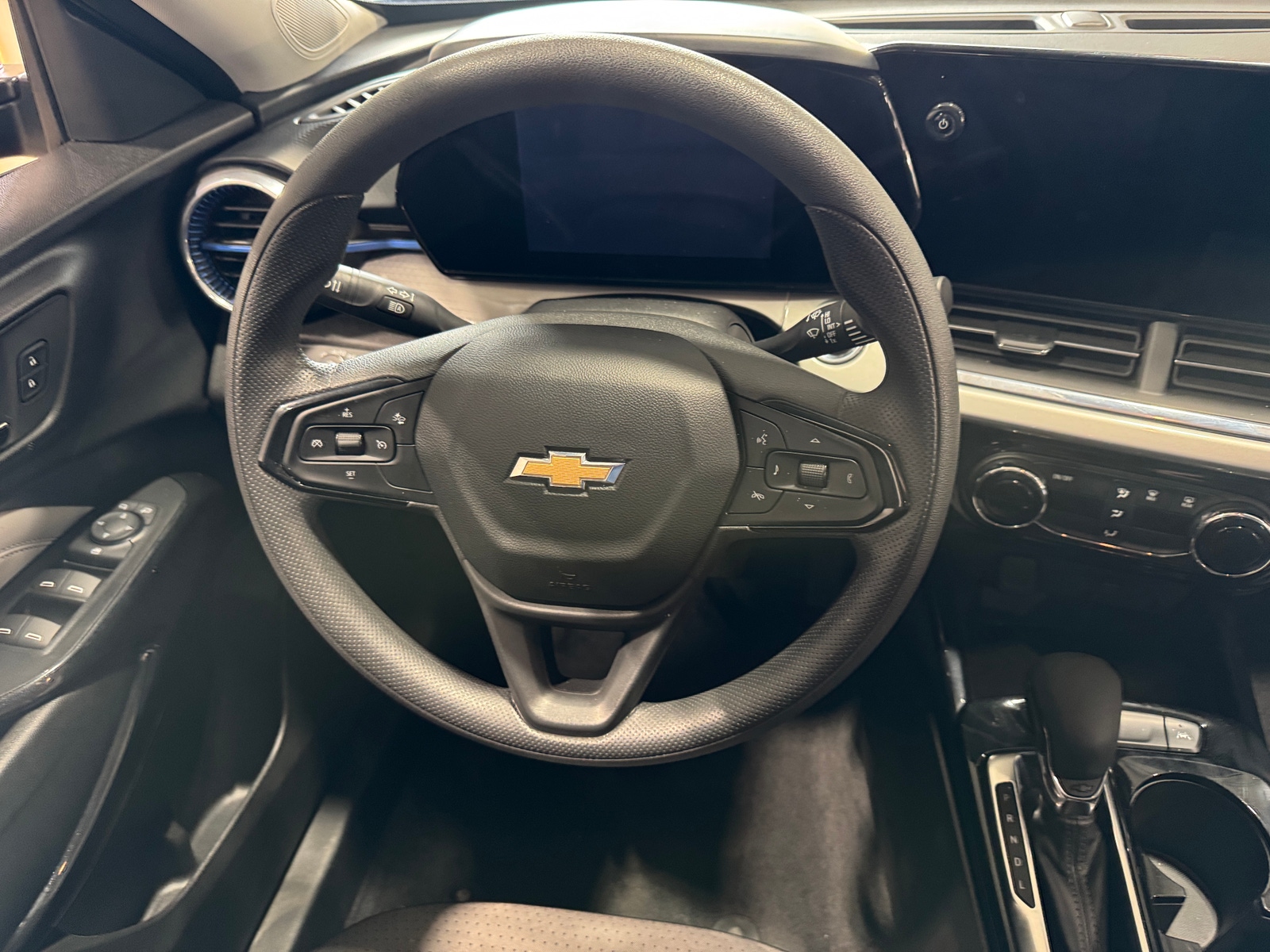 Thumbnail: 2025 Chevrolet Trax - 5