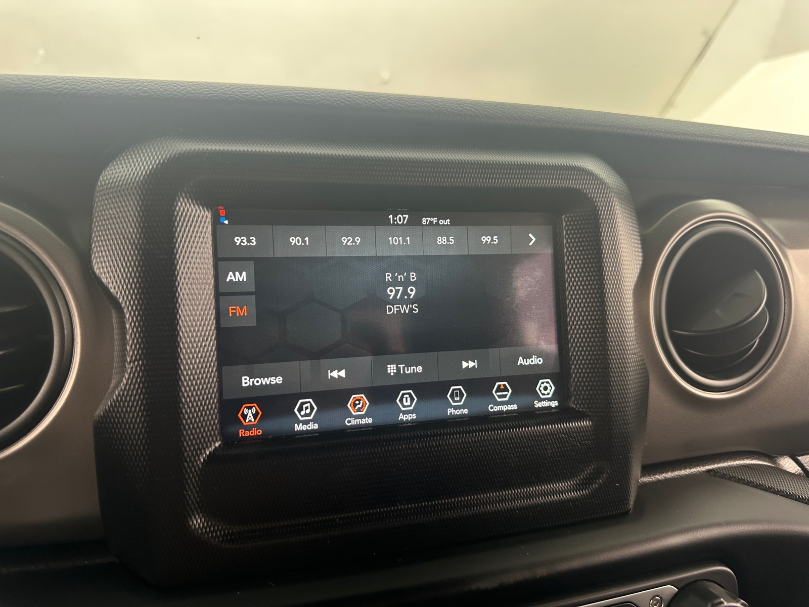 Thumbnail: 2022 Jeep Gladiator - 4