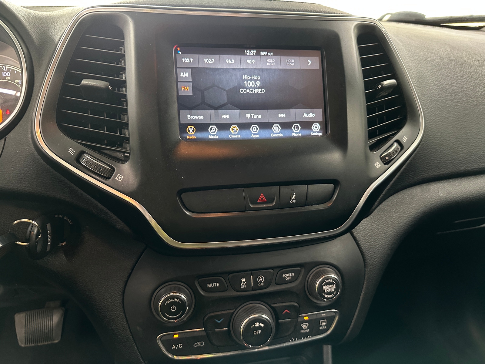 Thumbnail: 2021 Jeep Cherokee - 4