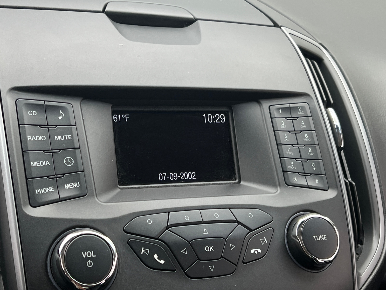 Thumbnail: 2017 Ford Edge - 4