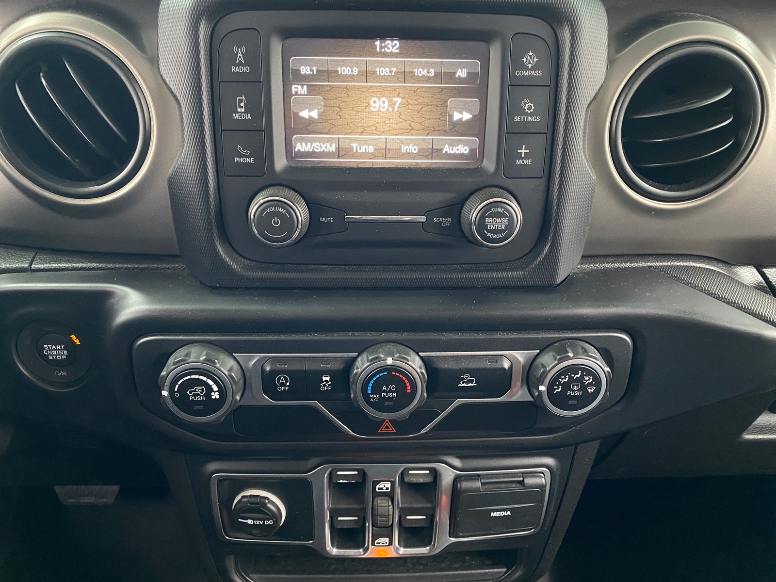 Thumbnail: 2020 Jeep Gladiator - 4