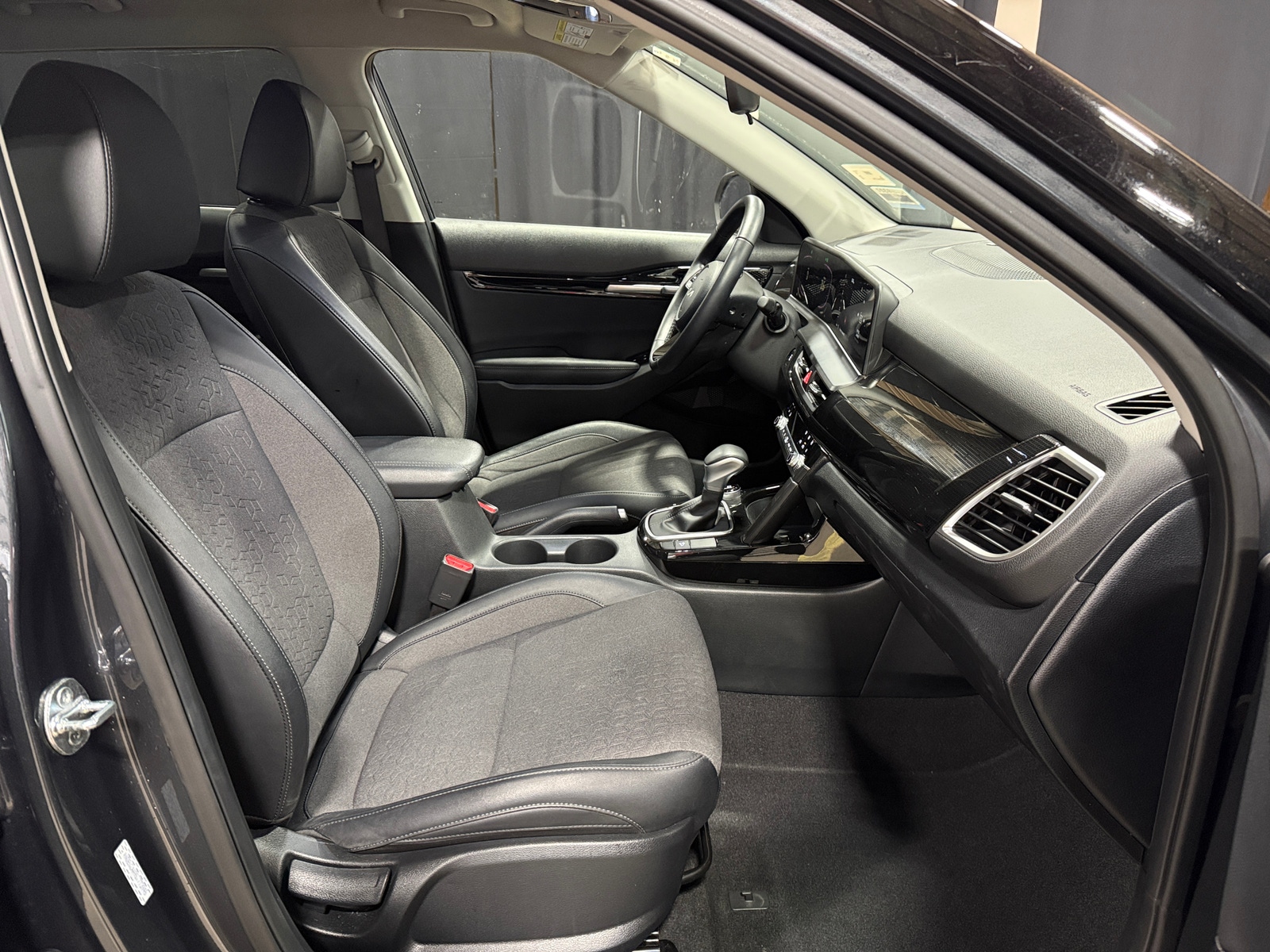 Thumbnail: 2025 Kia Seltos - 2