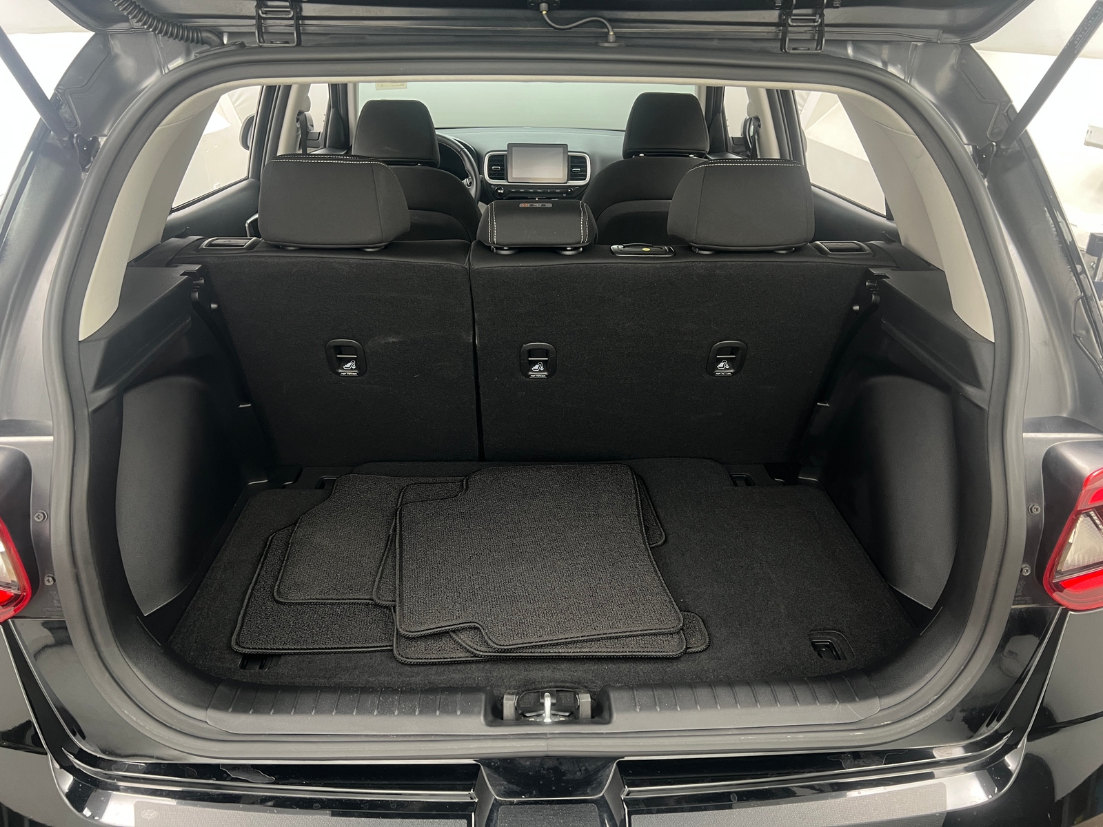 Thumbnail: 2023 Hyundai Venue - 7