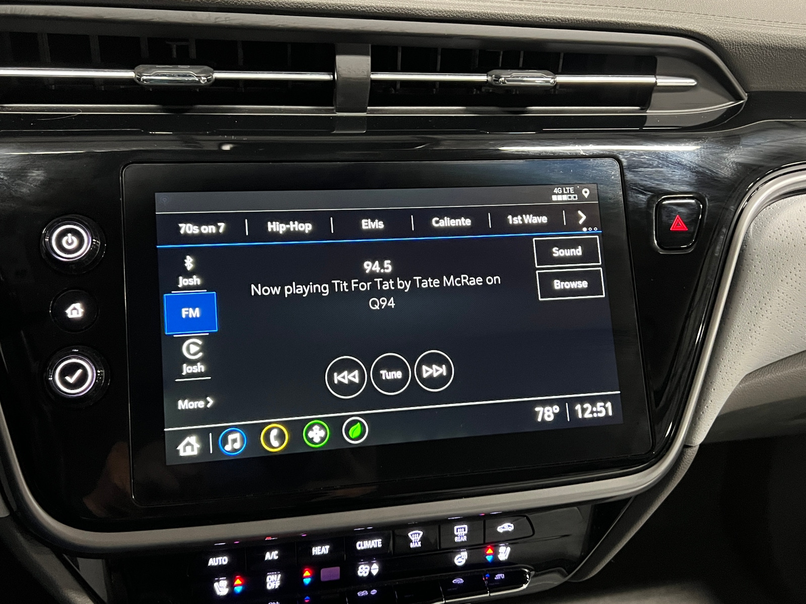 Thumbnail: 2023 Chevrolet Bolt EUV - 4