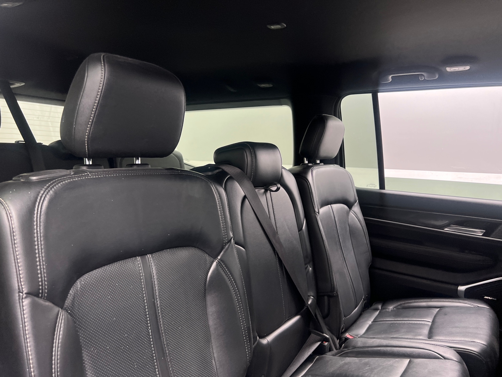 Thumbnail: 2022 Jeep Wagoneer - 5