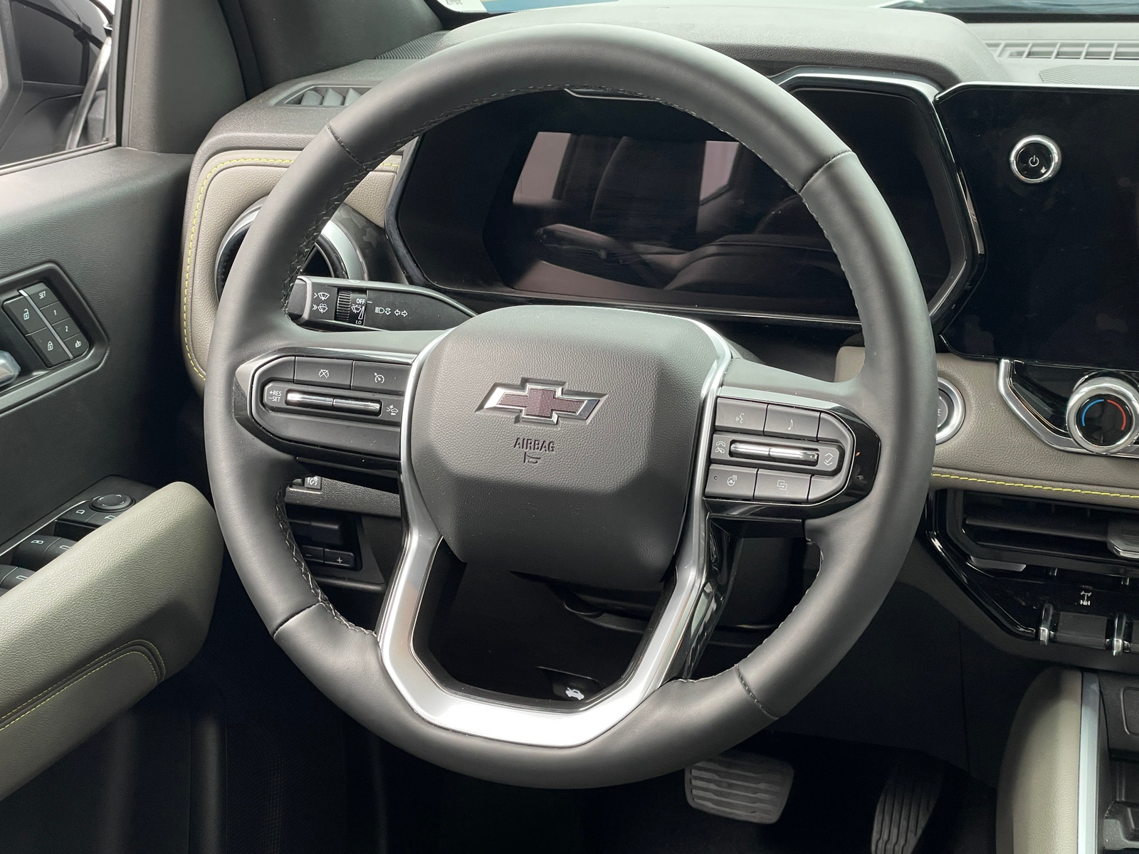 Thumbnail: 2025 Chevrolet Colorado - 4