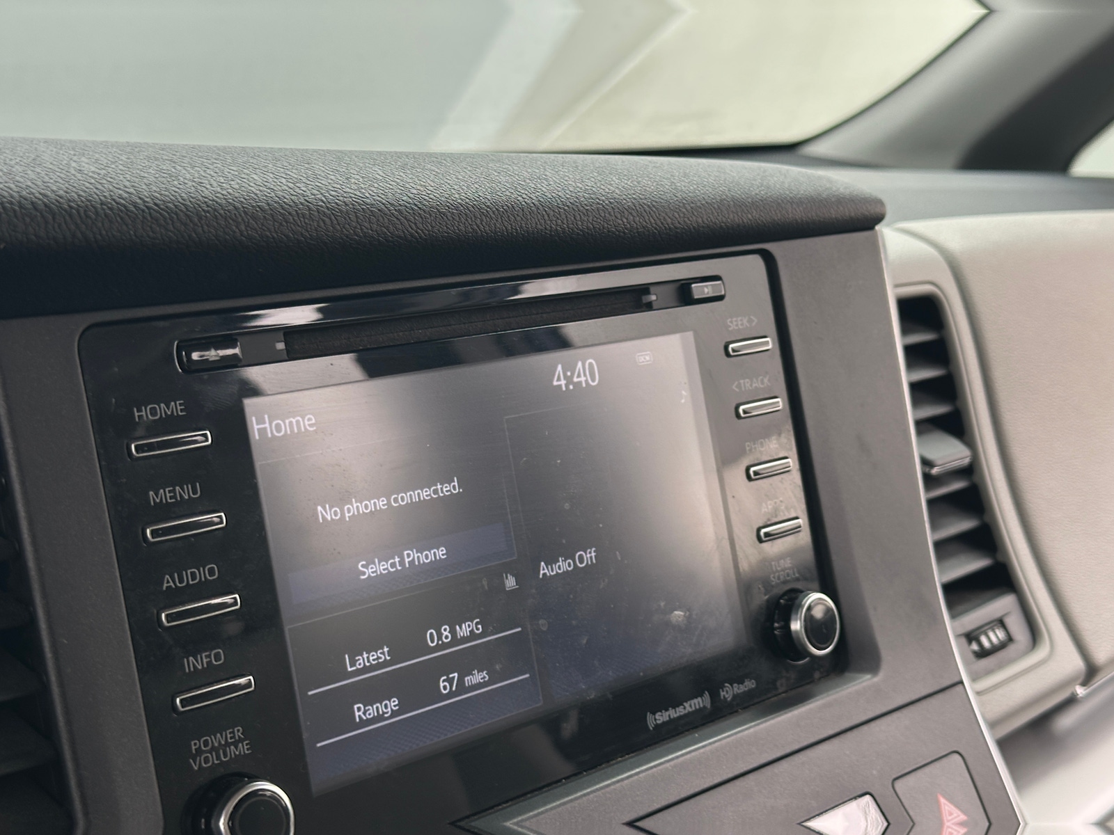 Thumbnail: 2018 Toyota Sienna - 4