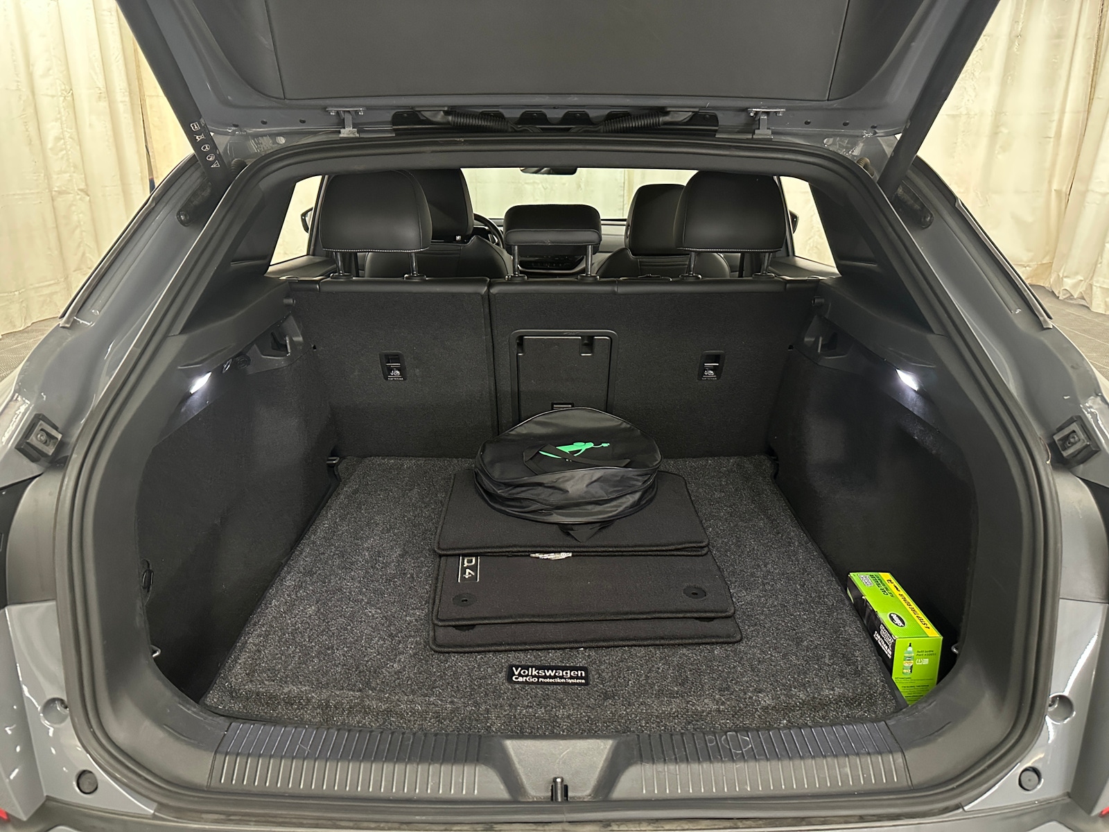 Thumbnail: 2023 Volkswagen ID.4 - 6