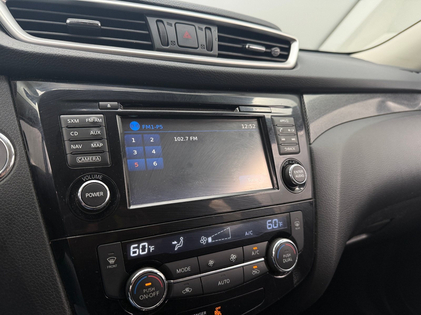 Thumbnail: 2015 Nissan Rogue - 3