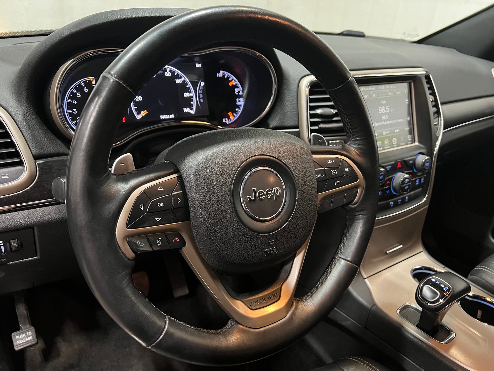 Thumbnail: 2015 Jeep Grand Cherokee - 4