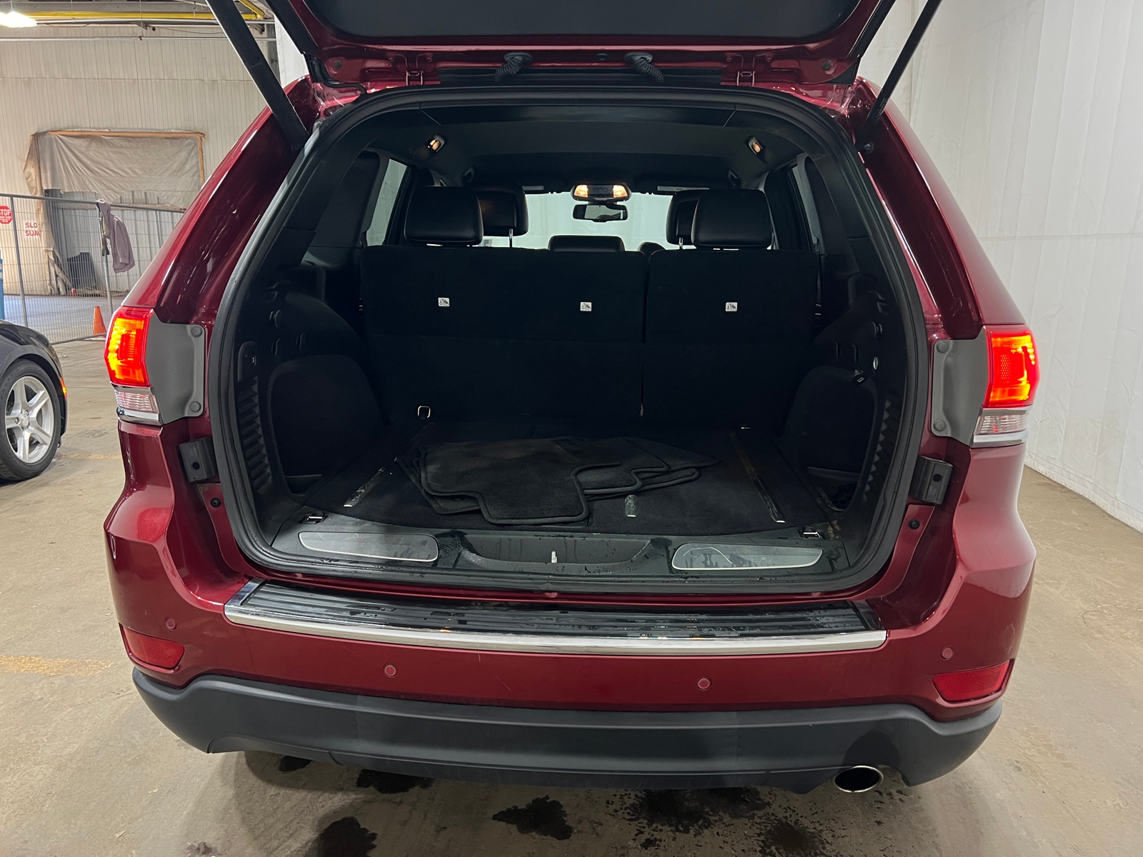 Thumbnail: 2015 Jeep Grand Cherokee - 6