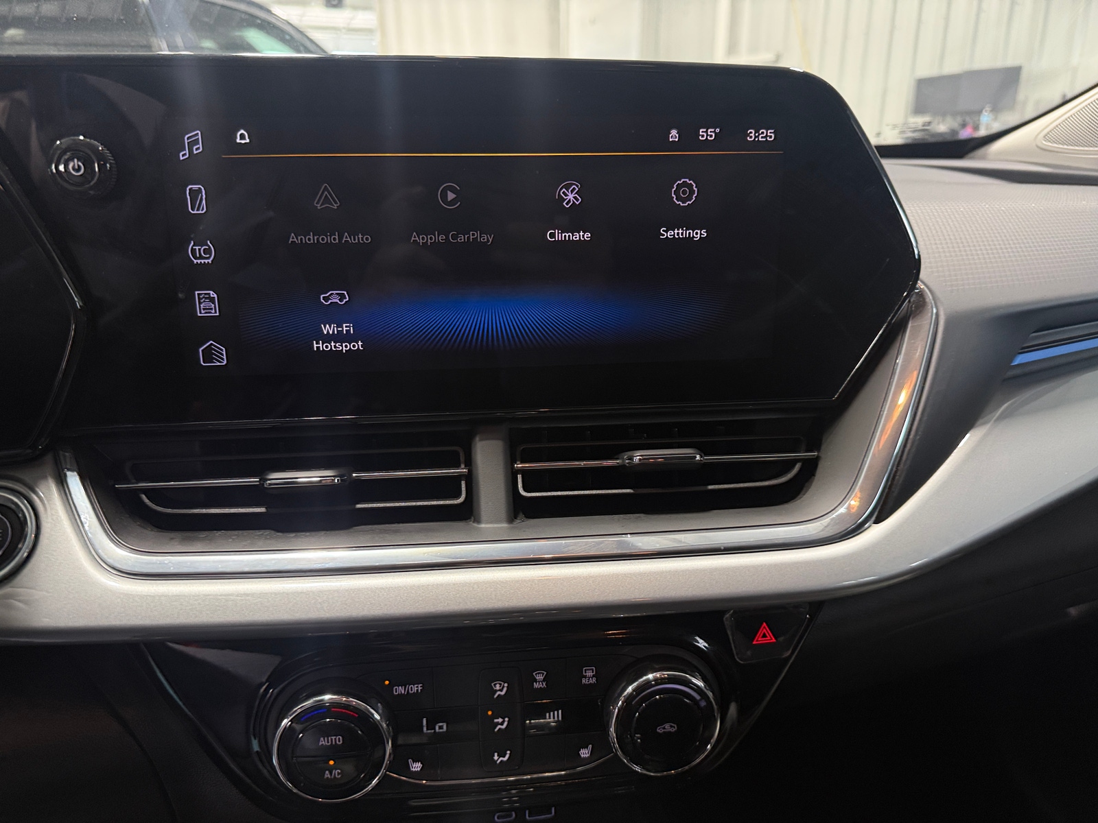 Thumbnail: 2025 Chevrolet Trax - 4