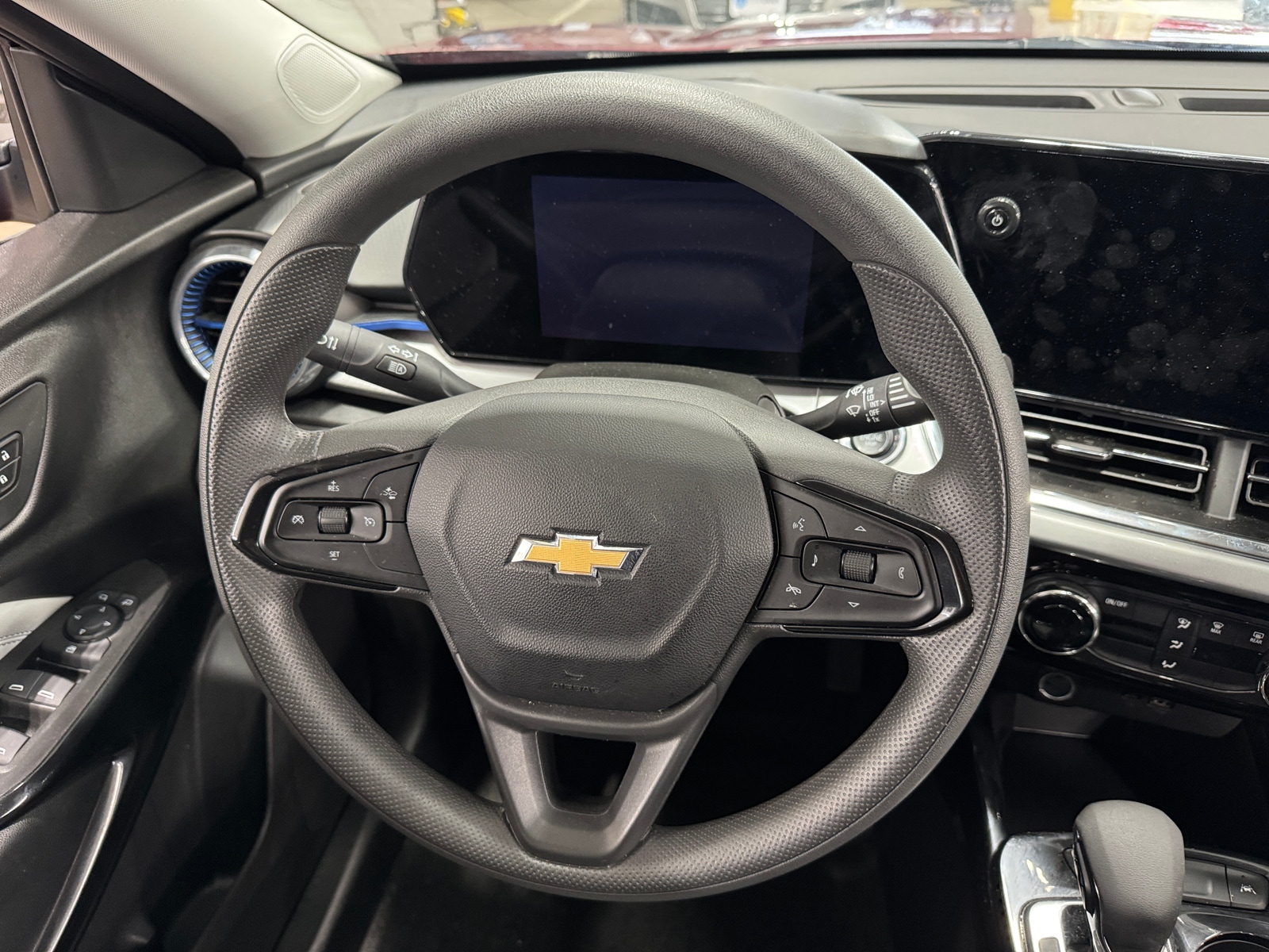 Thumbnail: 2025 Chevrolet Trax - 5