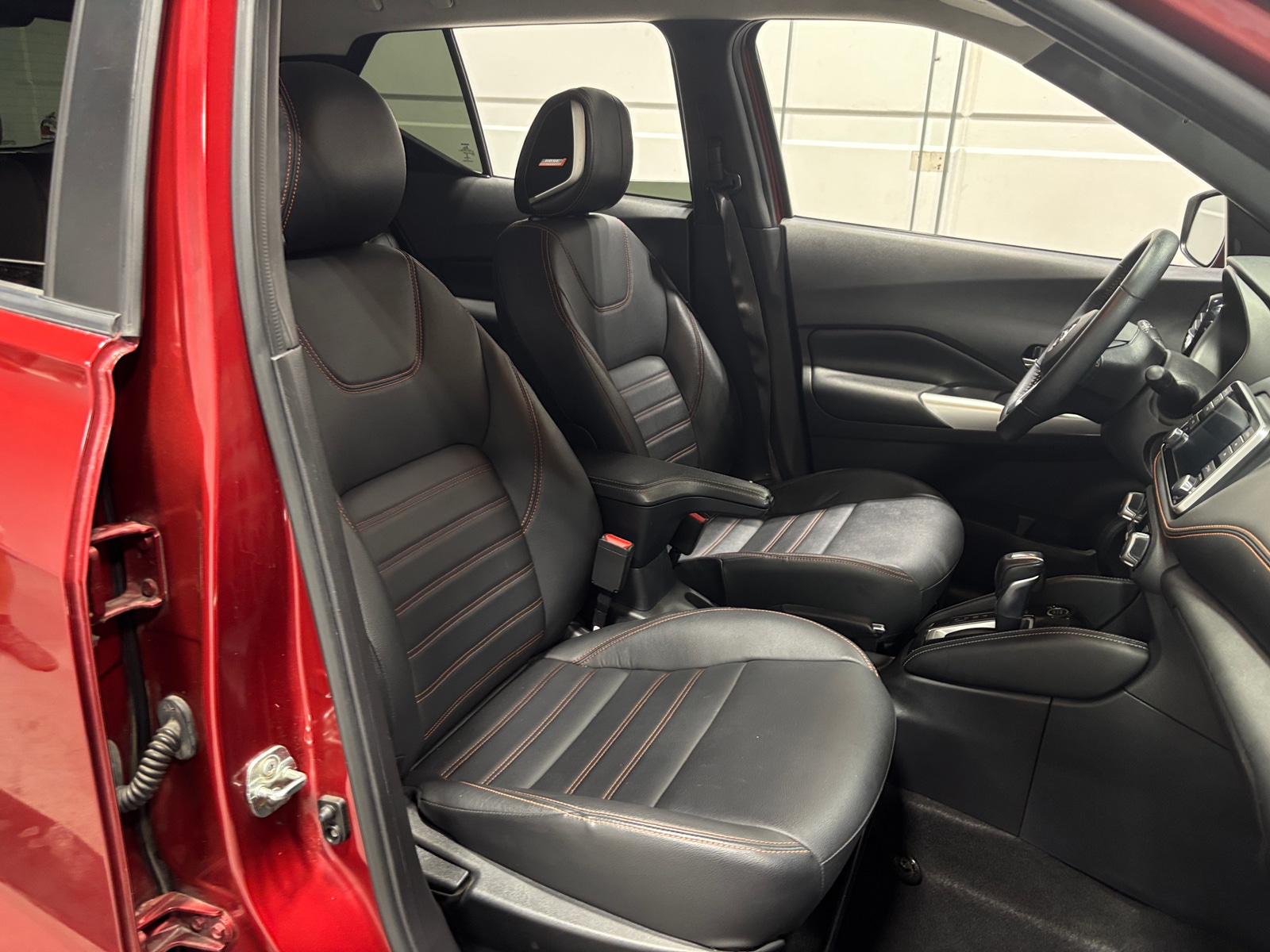 Thumbnail: 2020 Nissan Kicks - 2