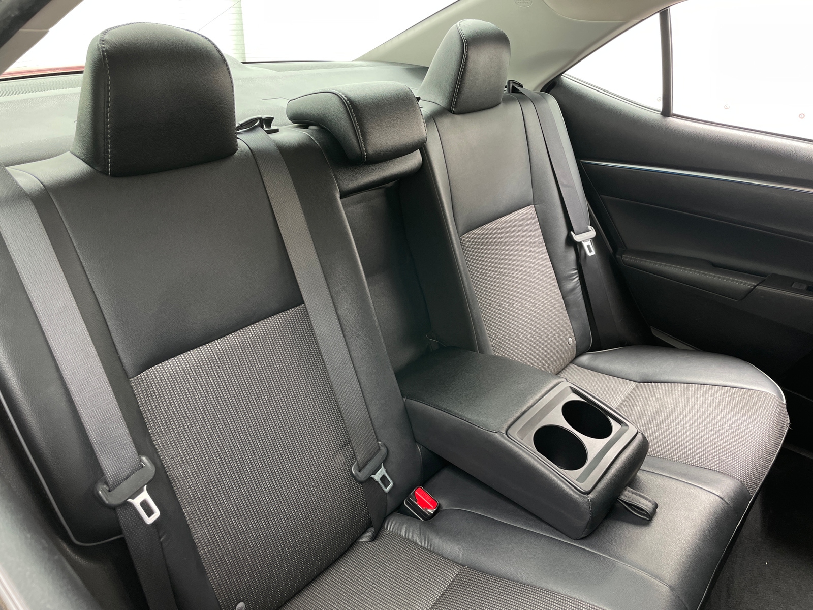 Thumbnail: 2015 Toyota Corolla - 6