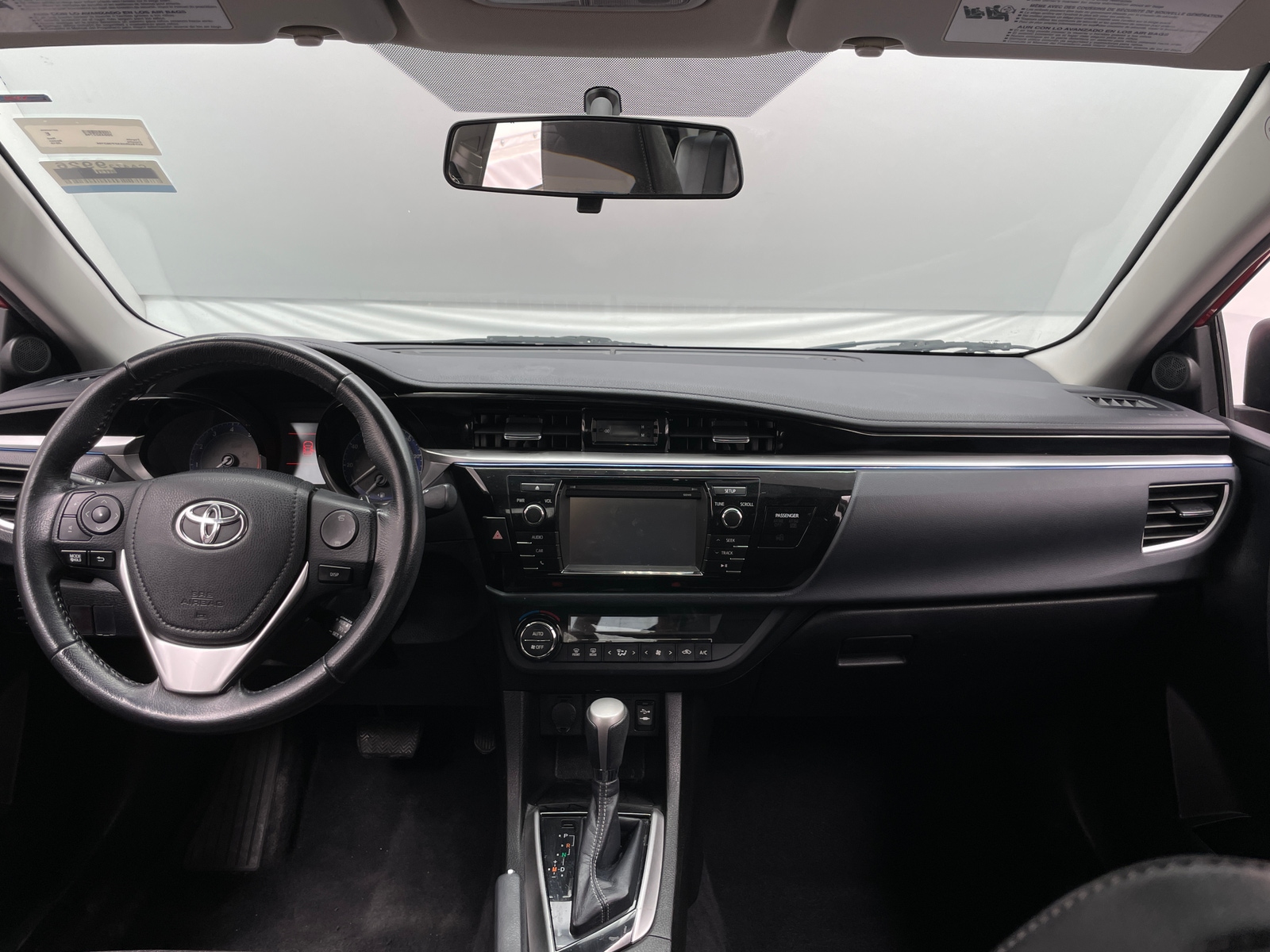 Thumbnail: 2015 Toyota Corolla - 3