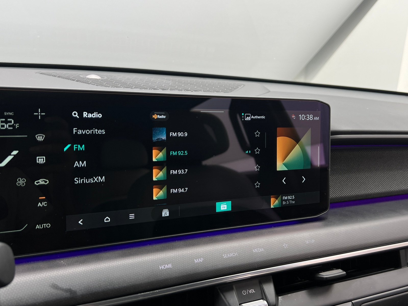 Thumbnail: 2025 Kia EV9 - 3