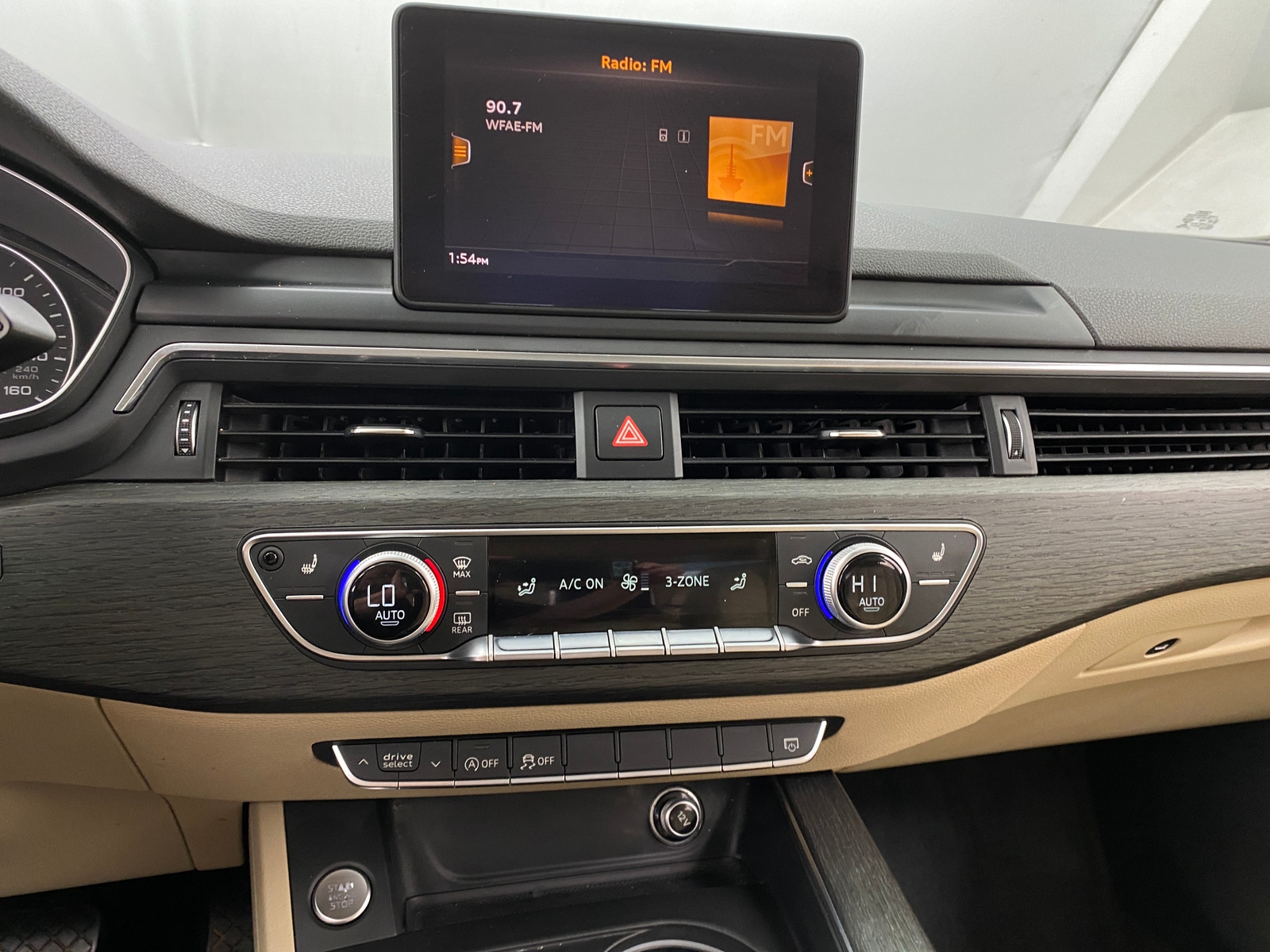 Thumbnail: 2017 Audi A4 - 3