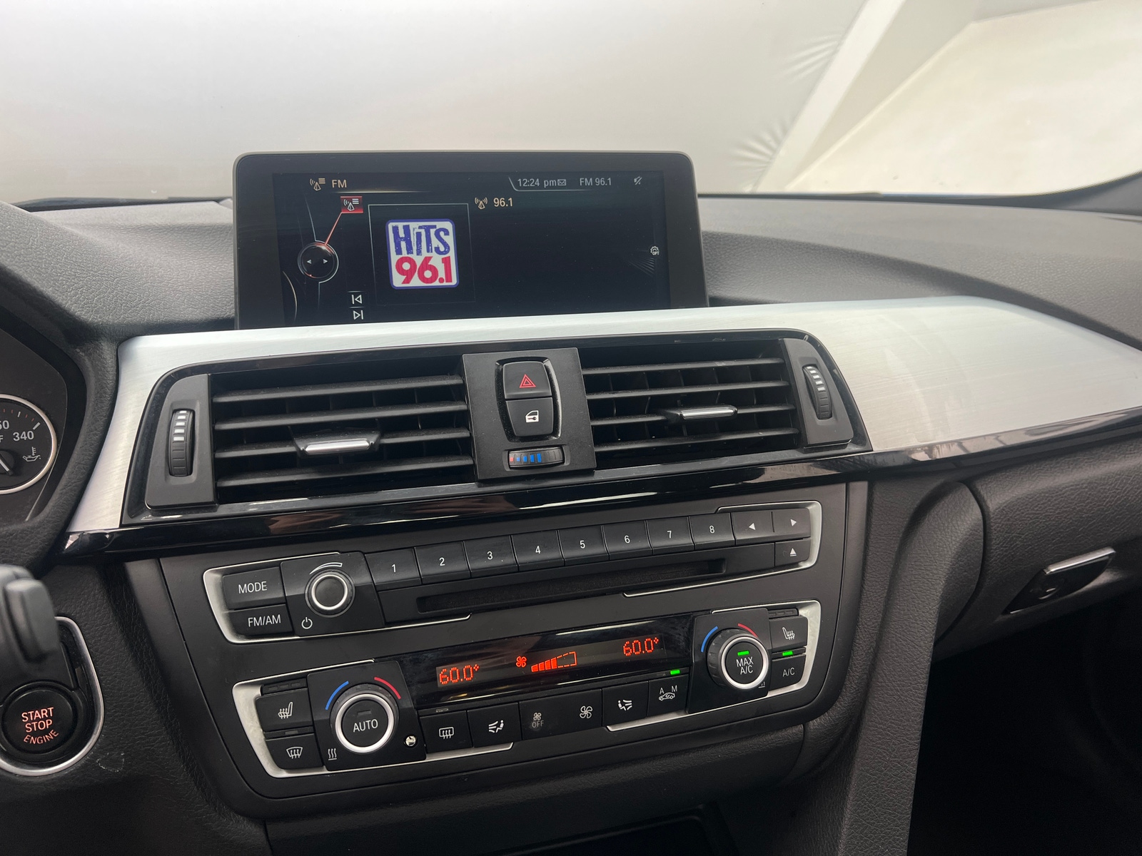 Thumbnail: 2015 BMW 3 Series - 3