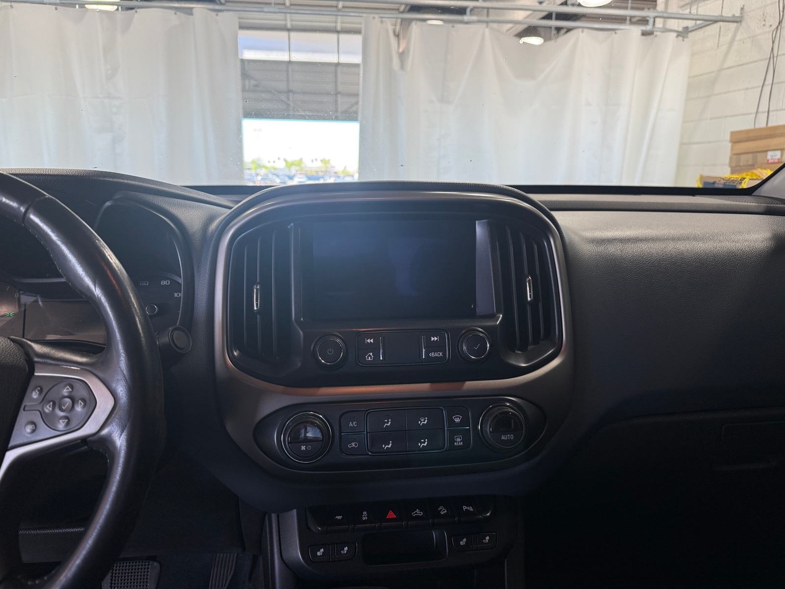 Thumbnail: 2019 Chevrolet Colorado - 3