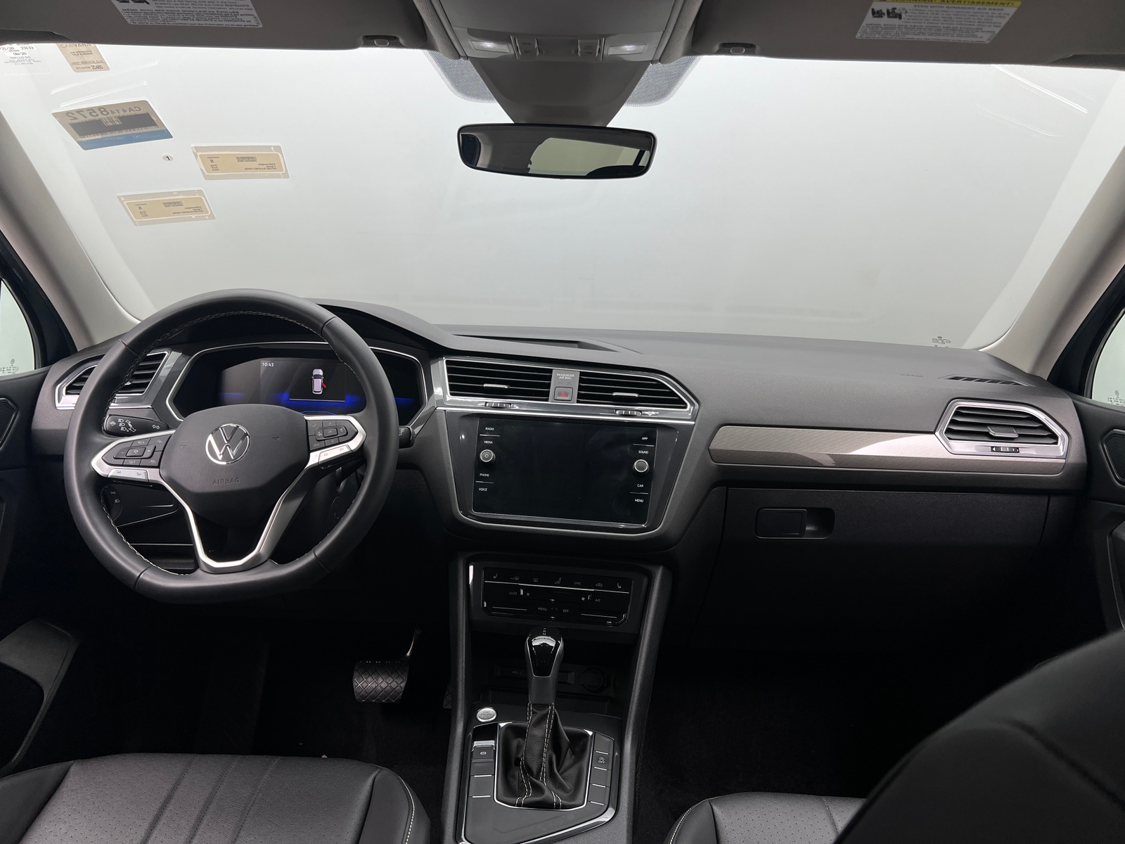 Thumbnail: 2023 Volkswagen Tiguan - 2