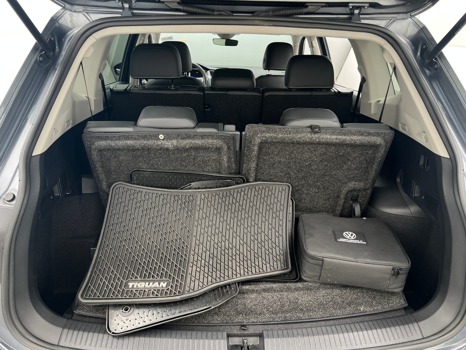 Thumbnail: 2023 Volkswagen Tiguan - 6