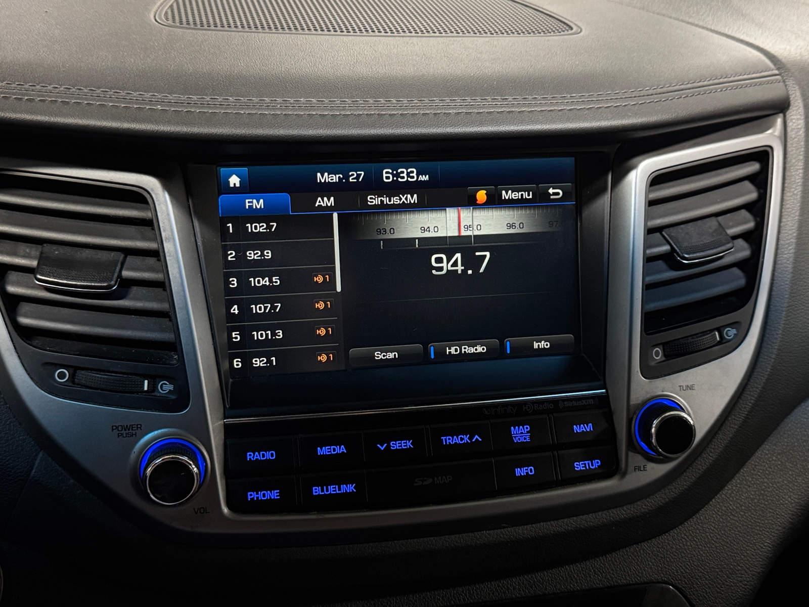 Thumbnail: 2017 Hyundai Tucson - 3