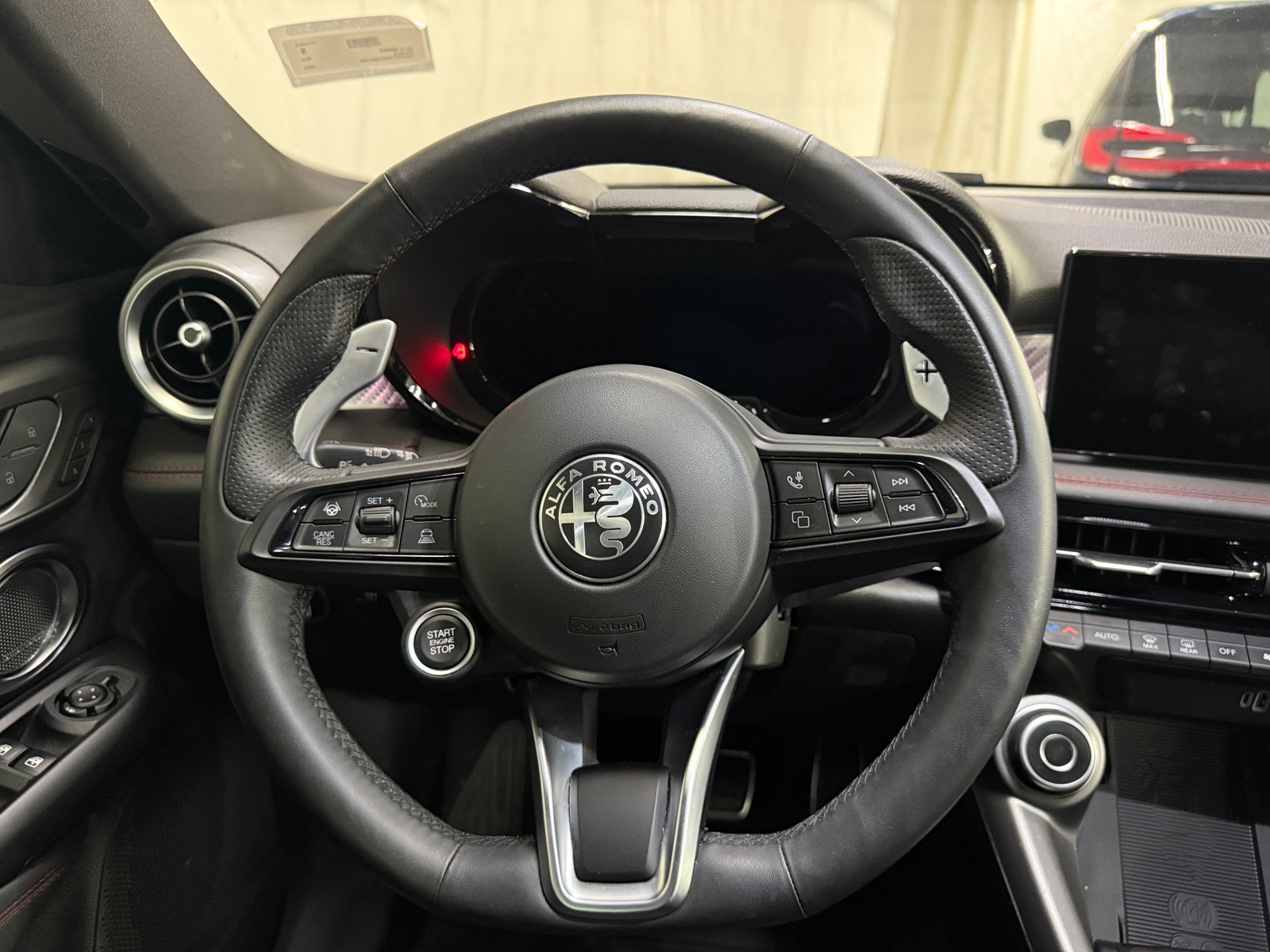 Thumbnail: 2025 Alfa Romeo Tonale - 4