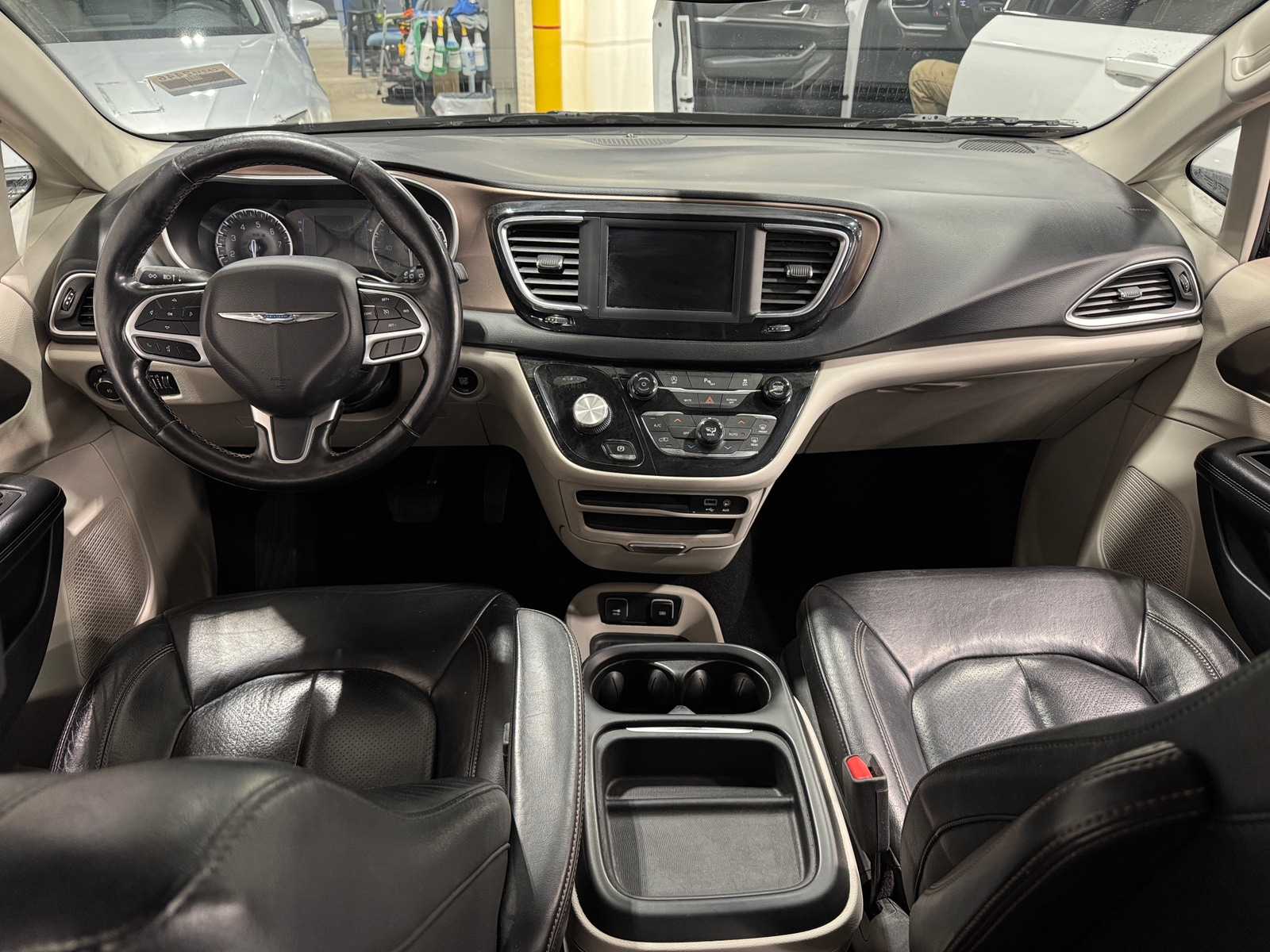 Thumbnail: 2019 Chrysler Pacifica - 2