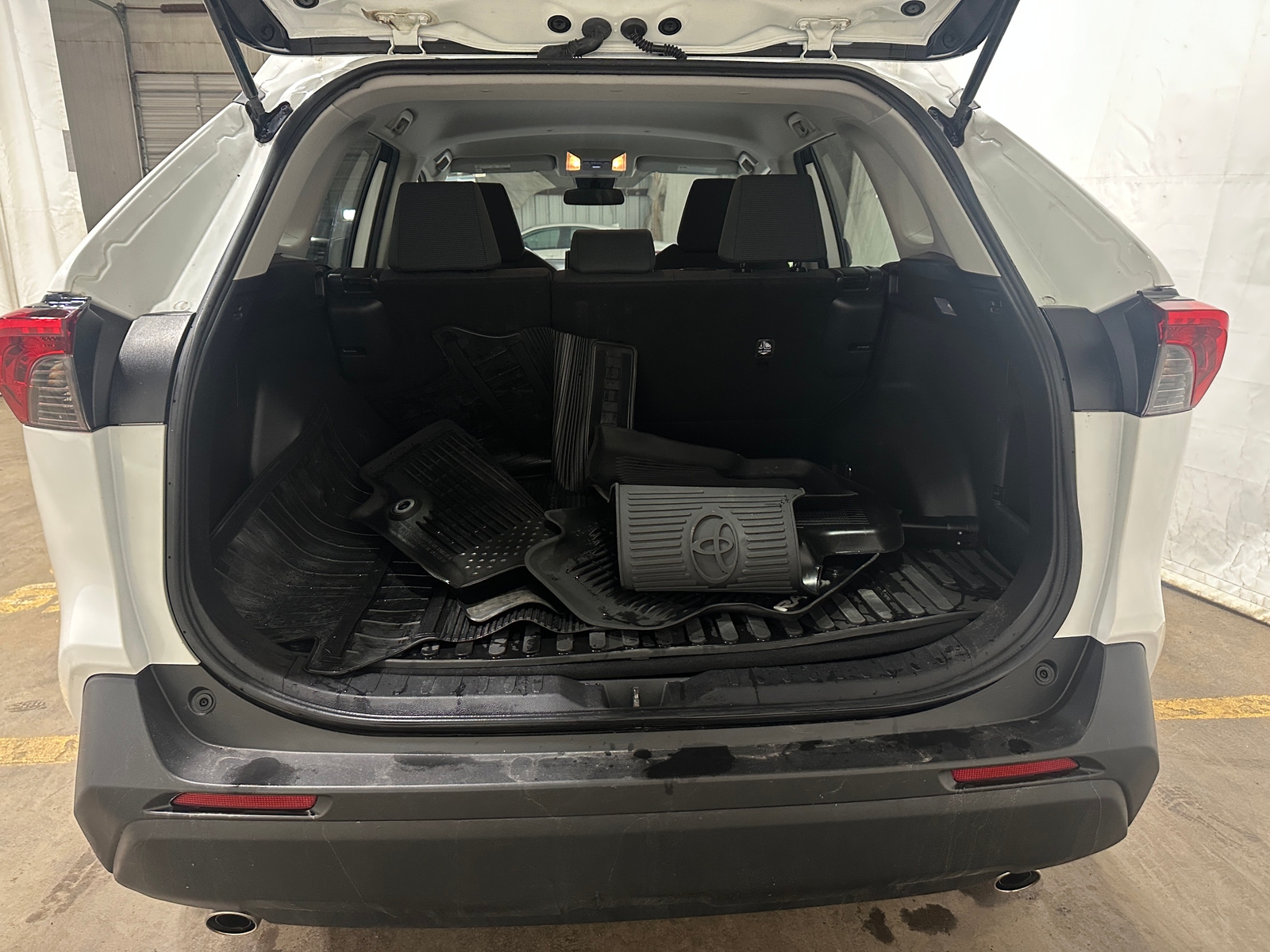 Thumbnail: 2021 Toyota RAV4 - 7