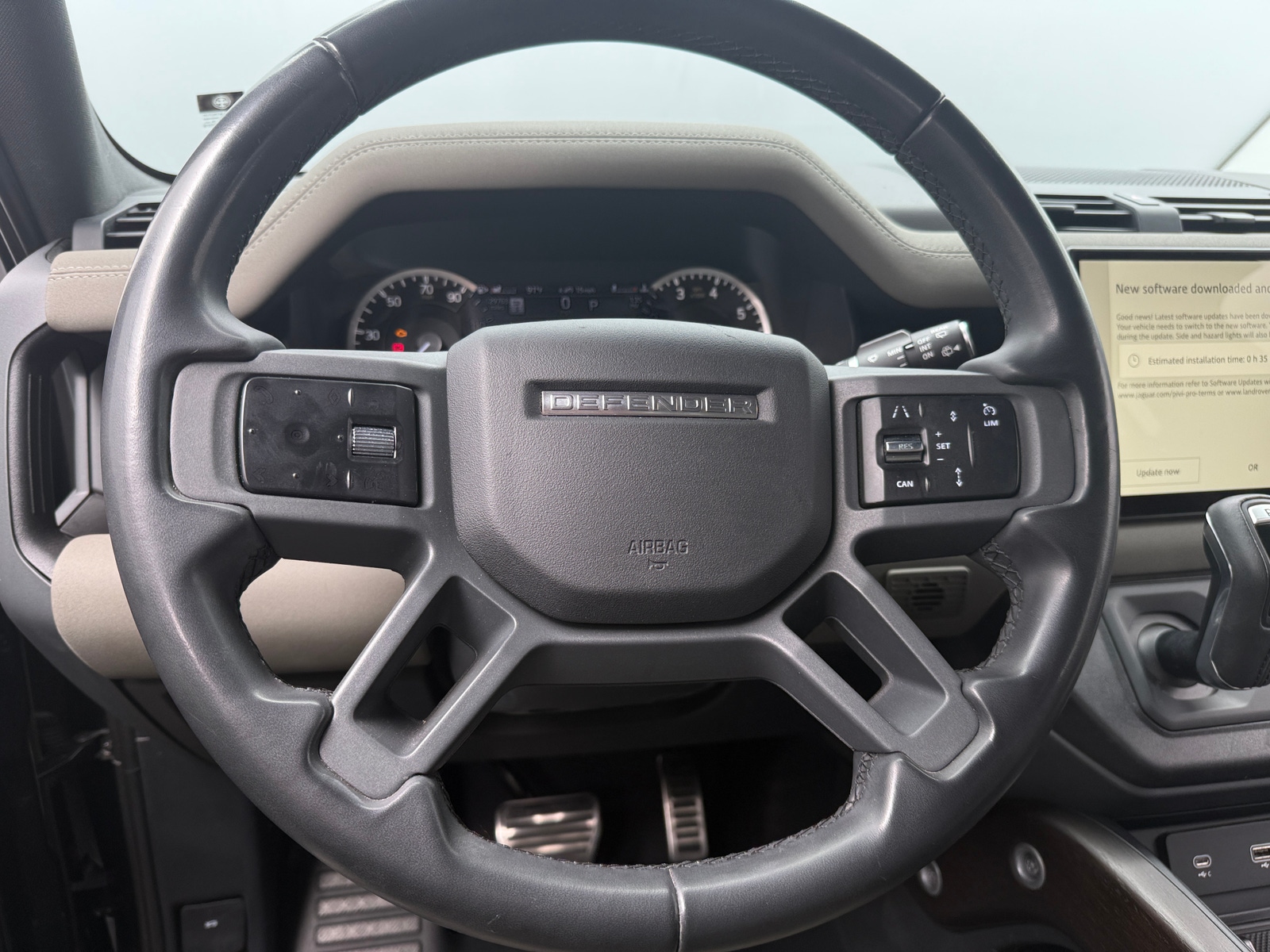 Thumbnail: 2023 Land Rover Defender - 5