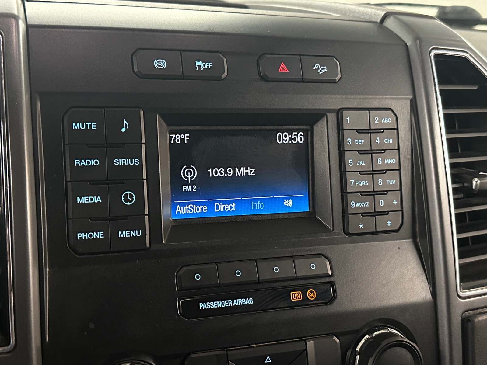 Thumbnail: 2019 Ford Econoline - 4