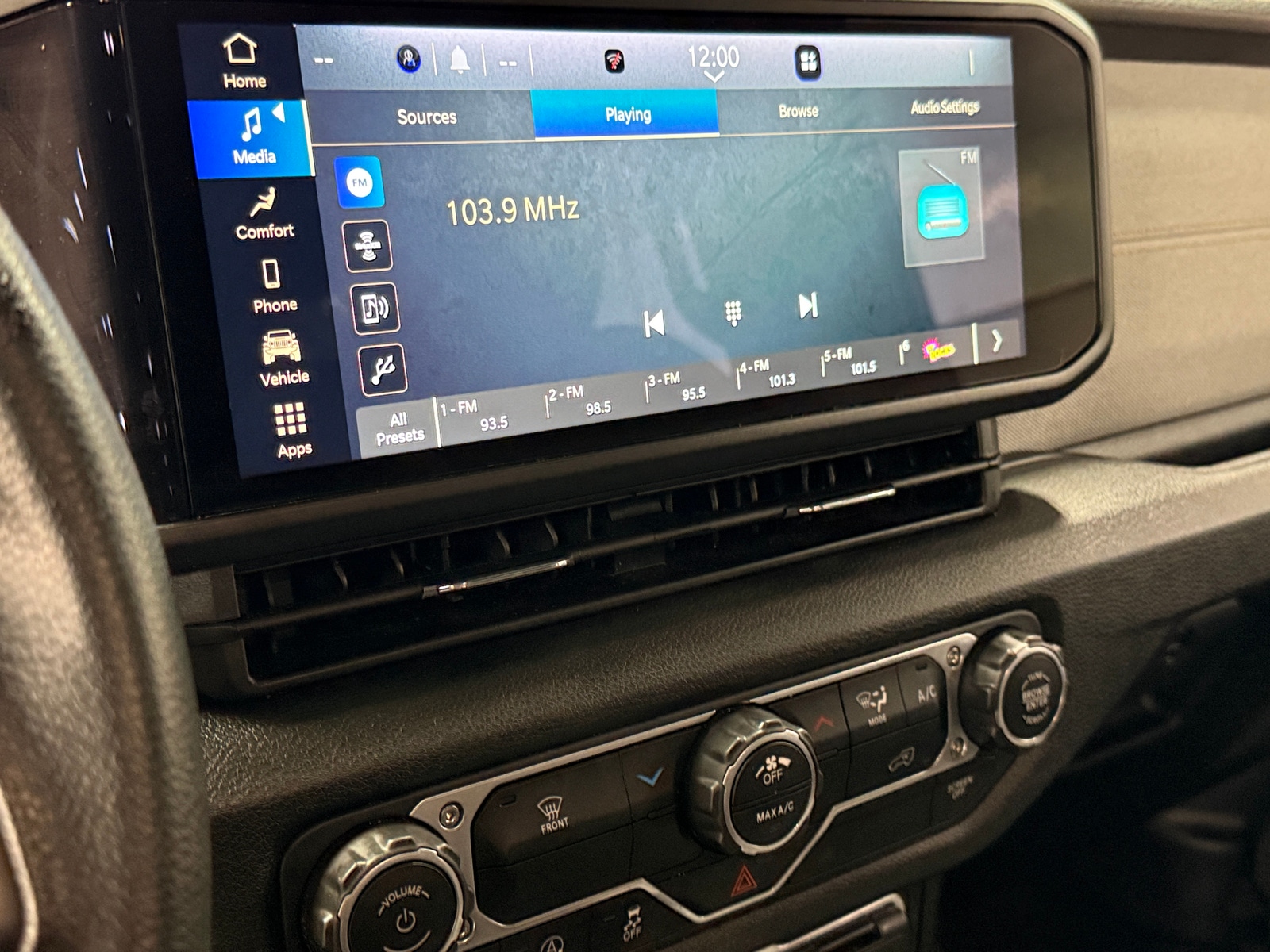 Thumbnail: 2025 Jeep Wrangler - 4