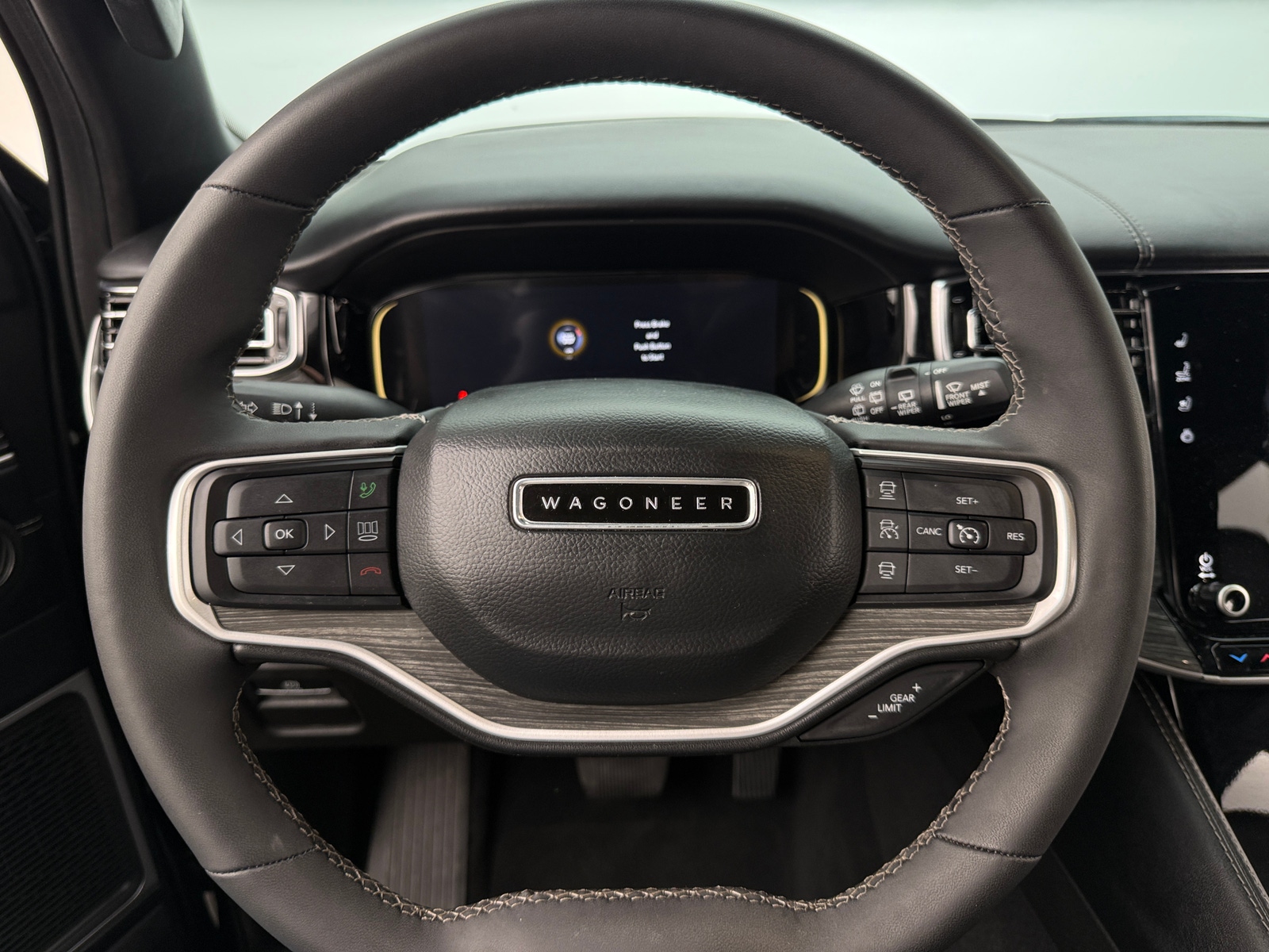 Thumbnail: 2022 Jeep Wagoneer - 4