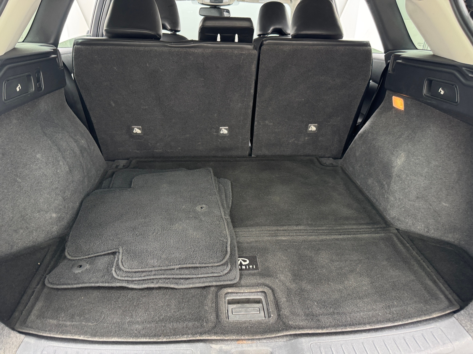 Thumbnail: 2019 INFINITI QX50 - 6