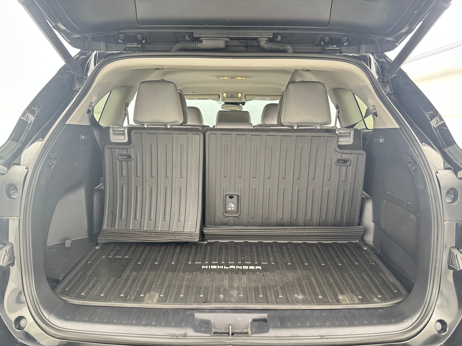 Thumbnail: 2021 Toyota Highlander - 7