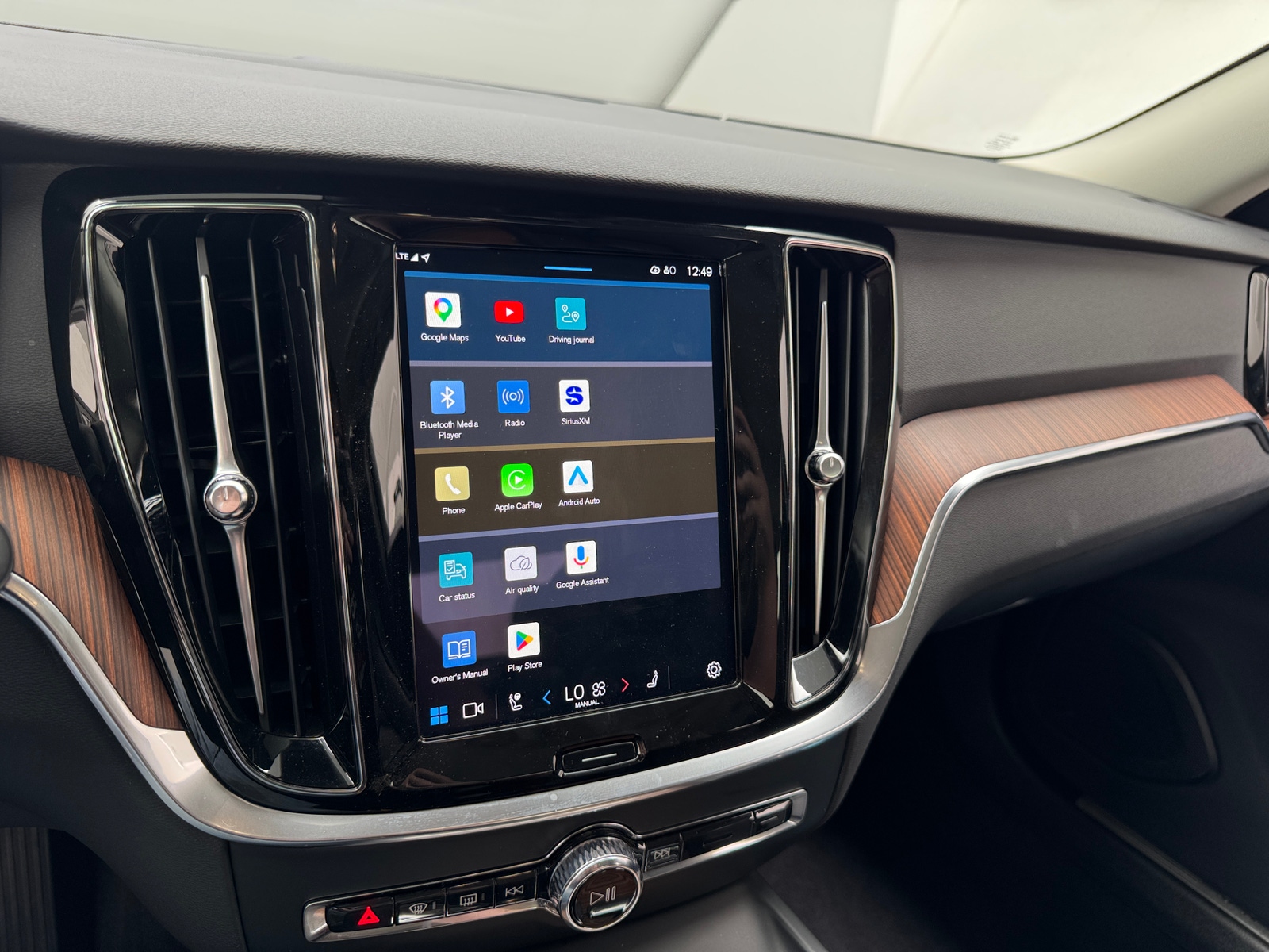 Thumbnail: 2025 Volvo S60 - 3