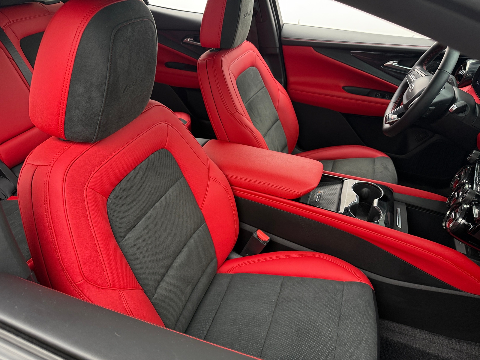 Thumbnail: 2024 Chevrolet Blazer EV - 2