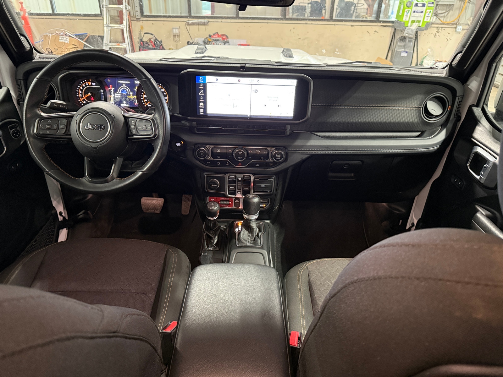 Thumbnail: 2024 Jeep Gladiator - 3