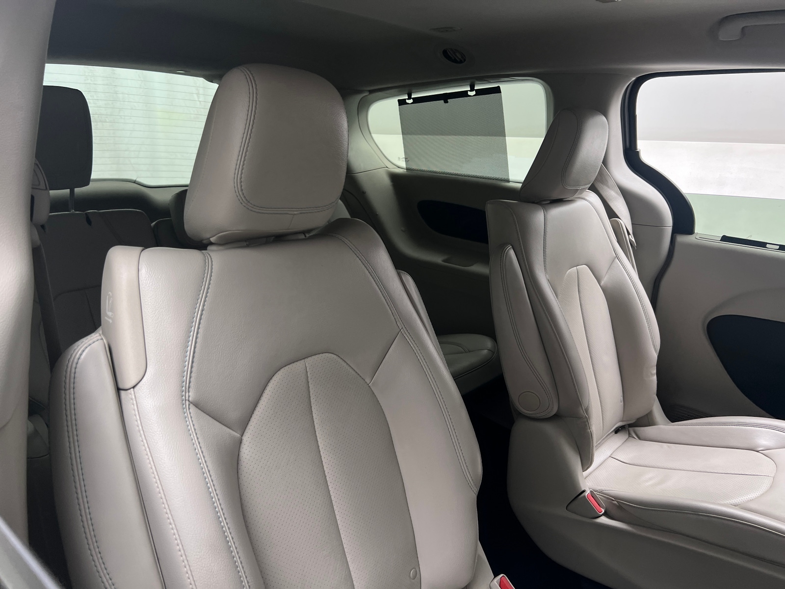 Thumbnail: 2018 Chrysler Pacifica - 5