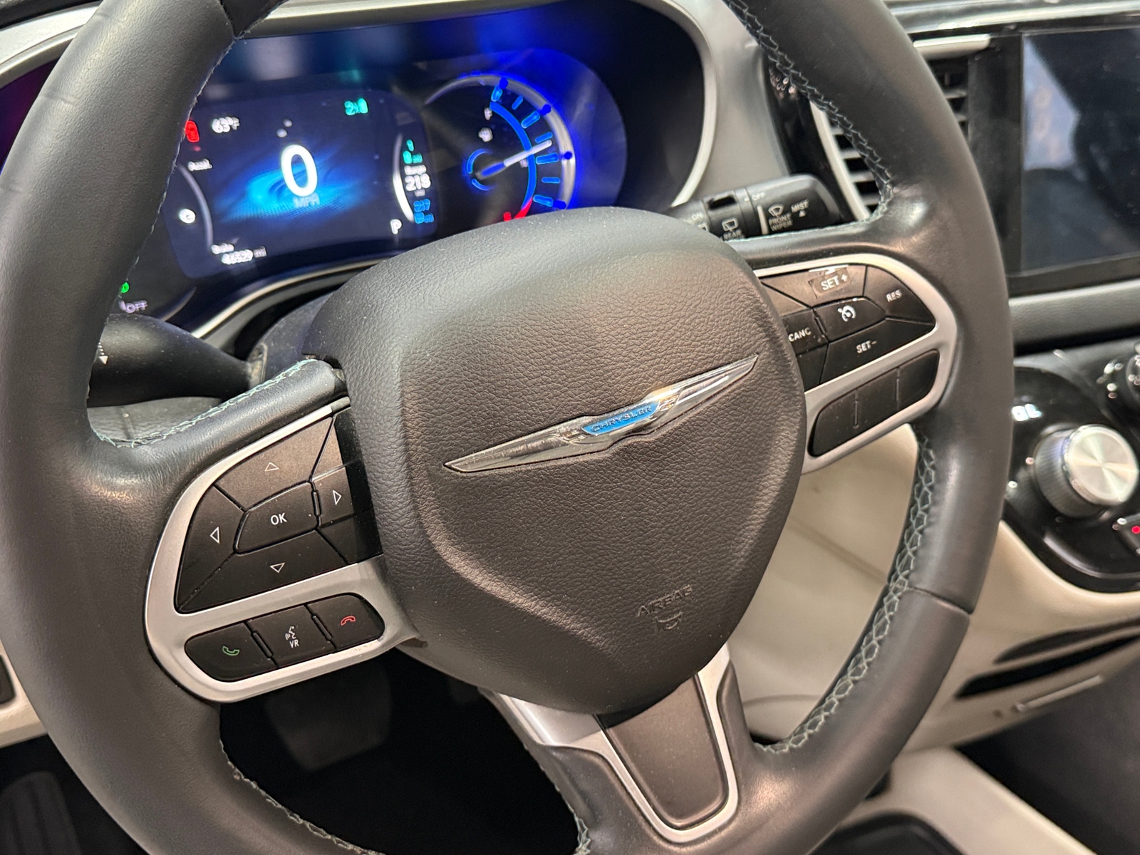 Thumbnail: 2018 Chrysler Pacifica - 4