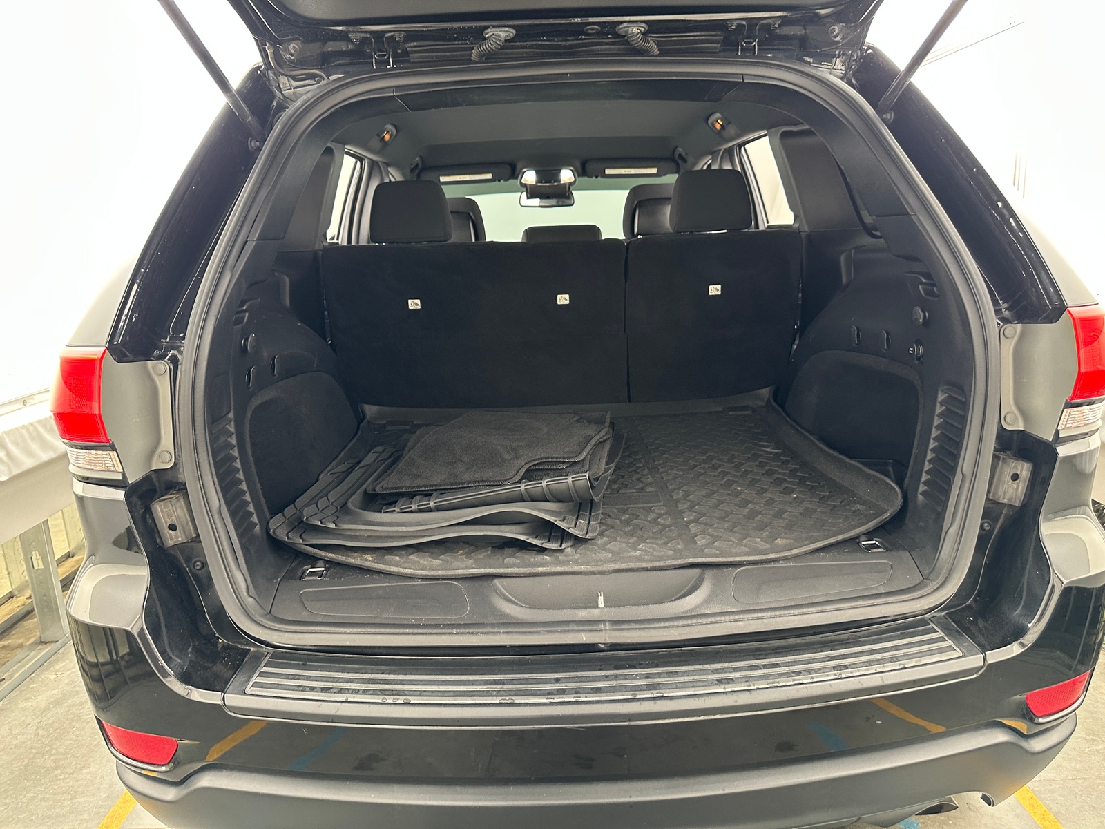 Thumbnail: 2015 Jeep Grand Cherokee - 7